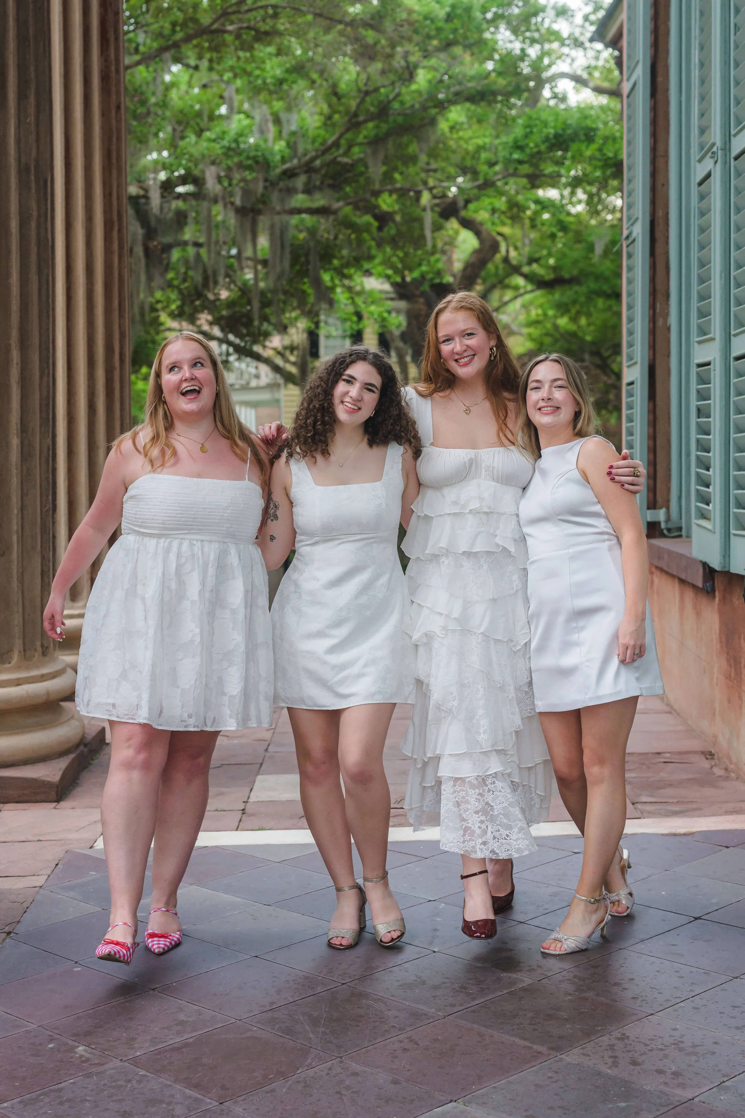 college-of-charleston-senior-photos-on-campus-21.jpg