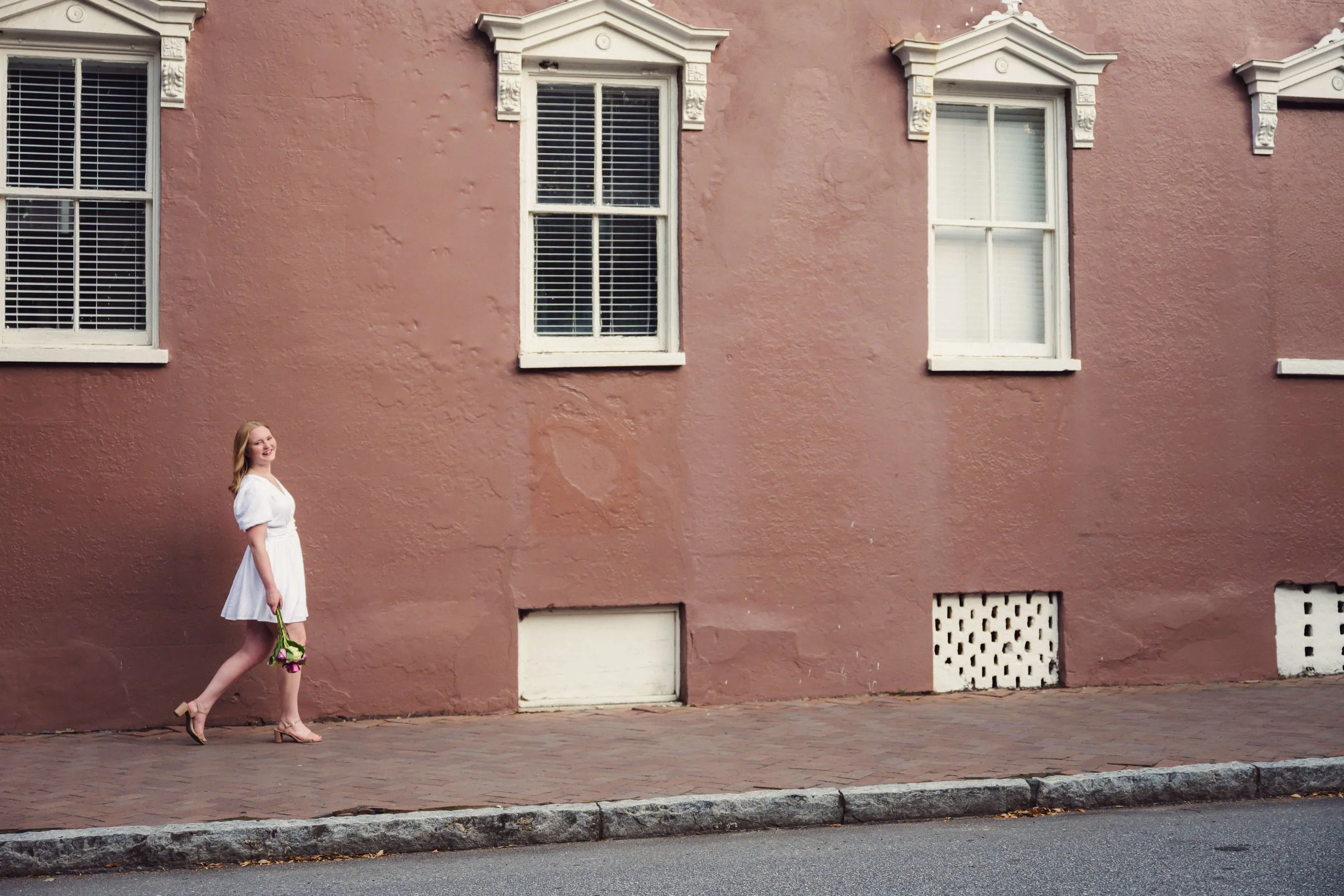 college-of-charleston-senior-photos-on-campus-29.jpg