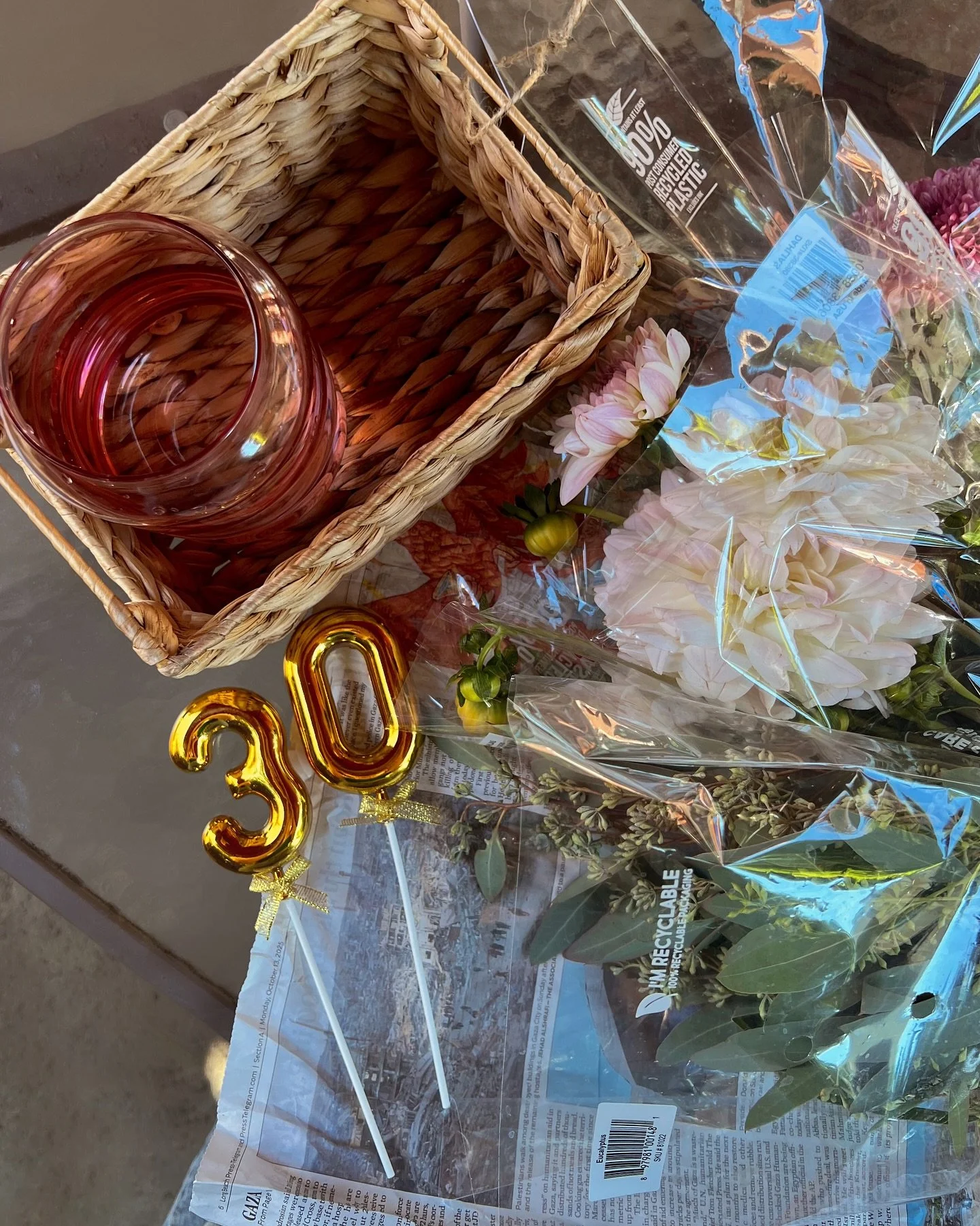 swipe to make a diy birthday bouquet 🤭🌸🎉