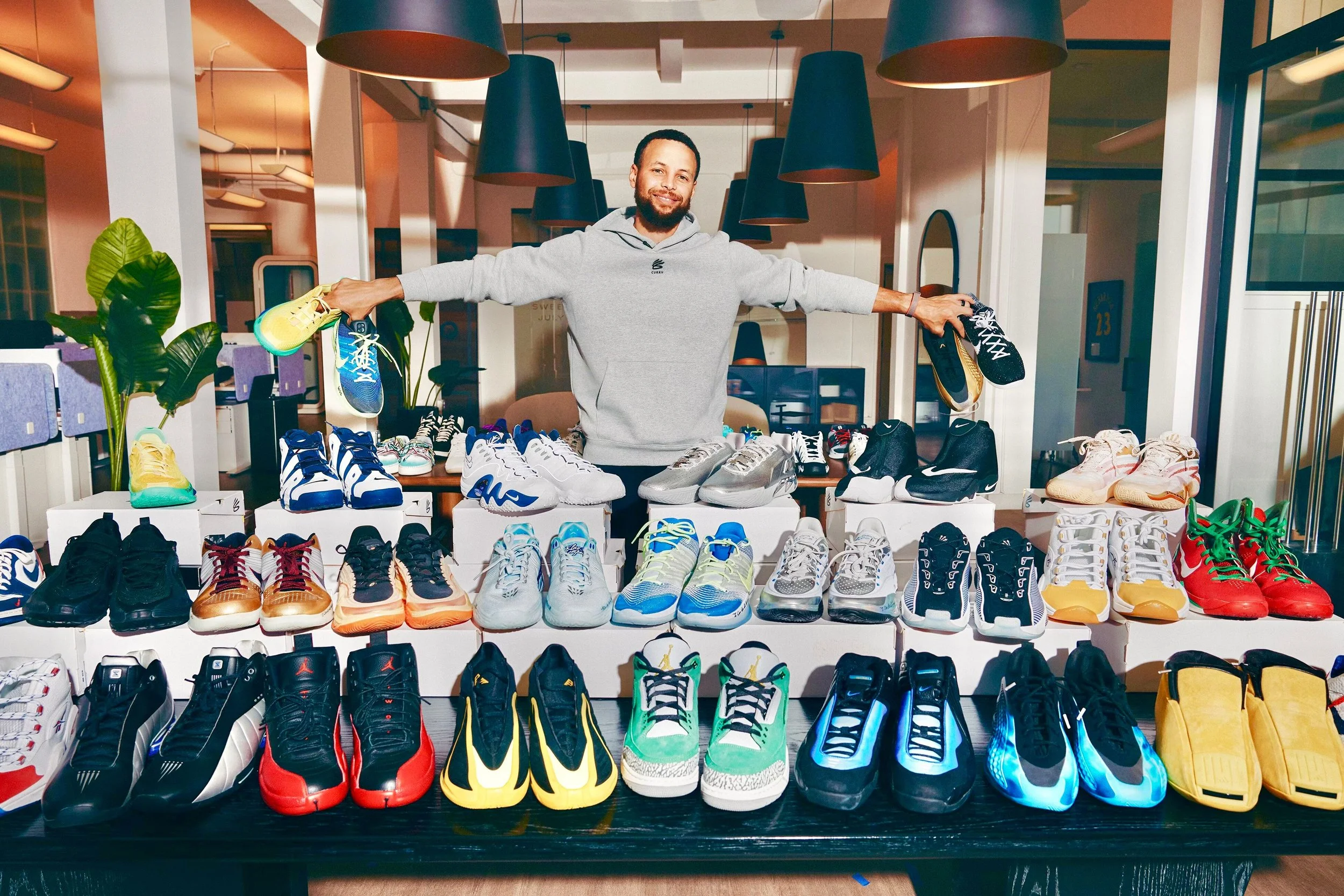 Stephen Curry’s Sneaker Free Agency Auction Raises $1.7 Million for Oakland’s Kids