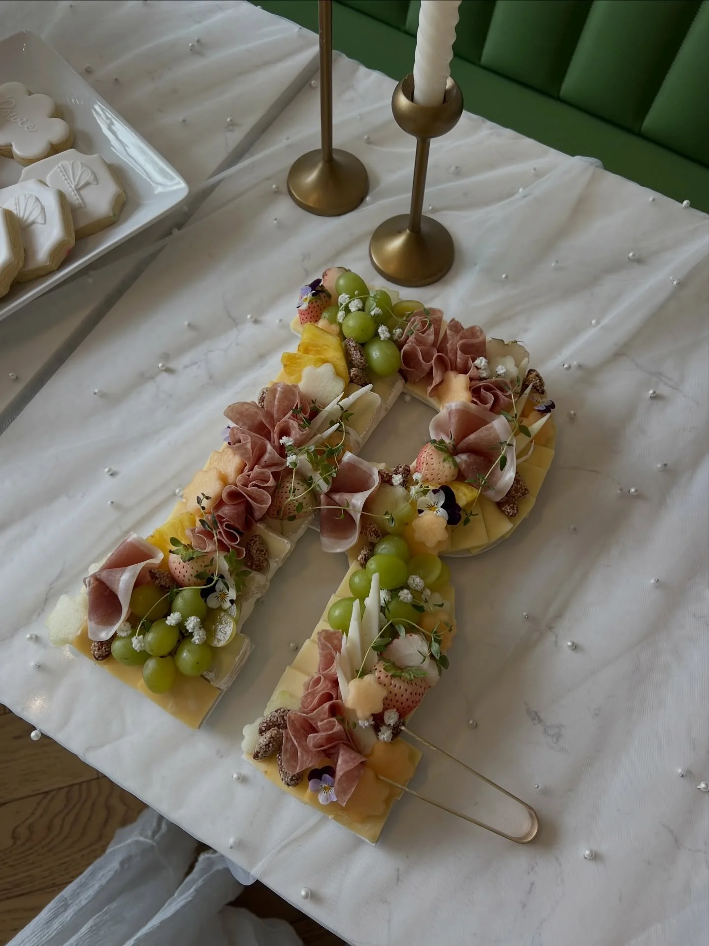 do it for the art of gathering 💚

#babyshower #charcuterieletters #30a #30afoodie #gatheringboards30a