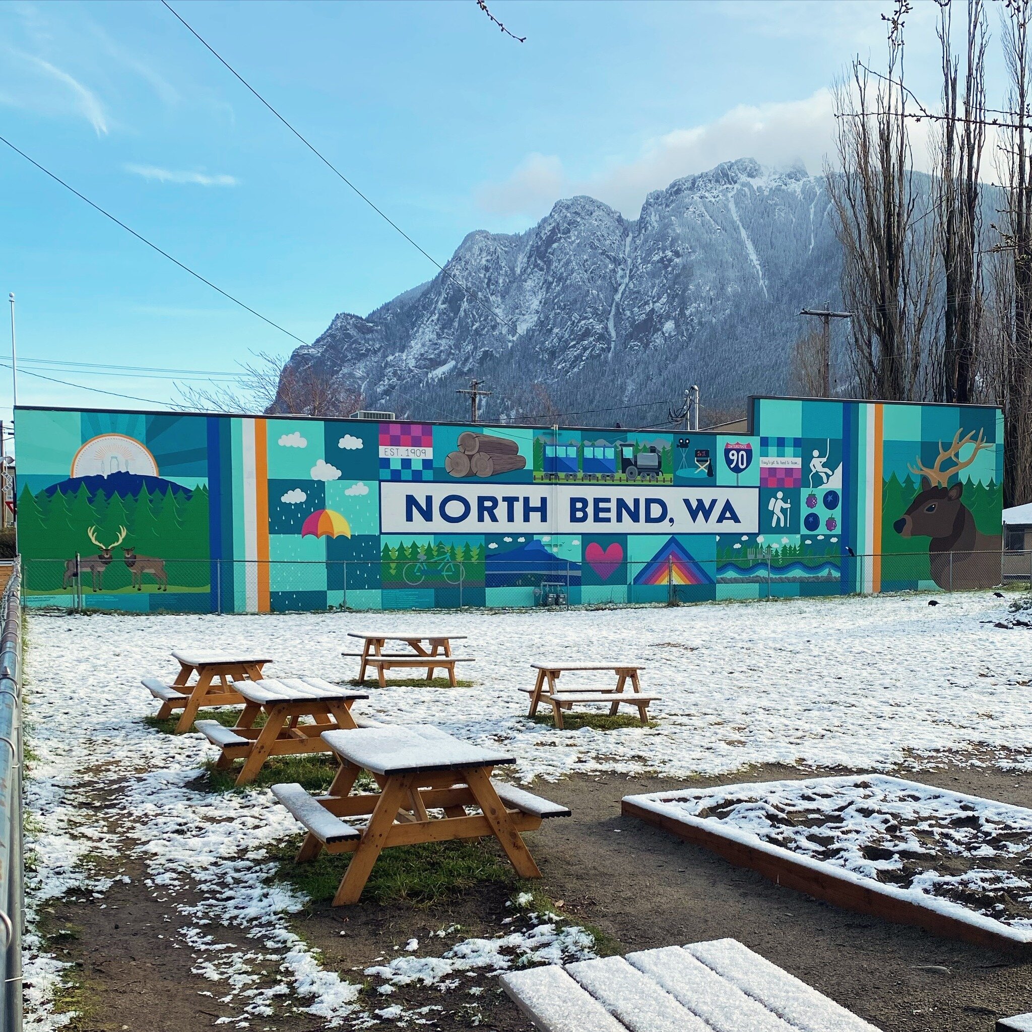 Snowy morning in North Bend 🩵
.
#northbendmural #snowymorning #mtsi #snowymountain #mural #northbendwa #snovalleylife #publicart #muralpainting
