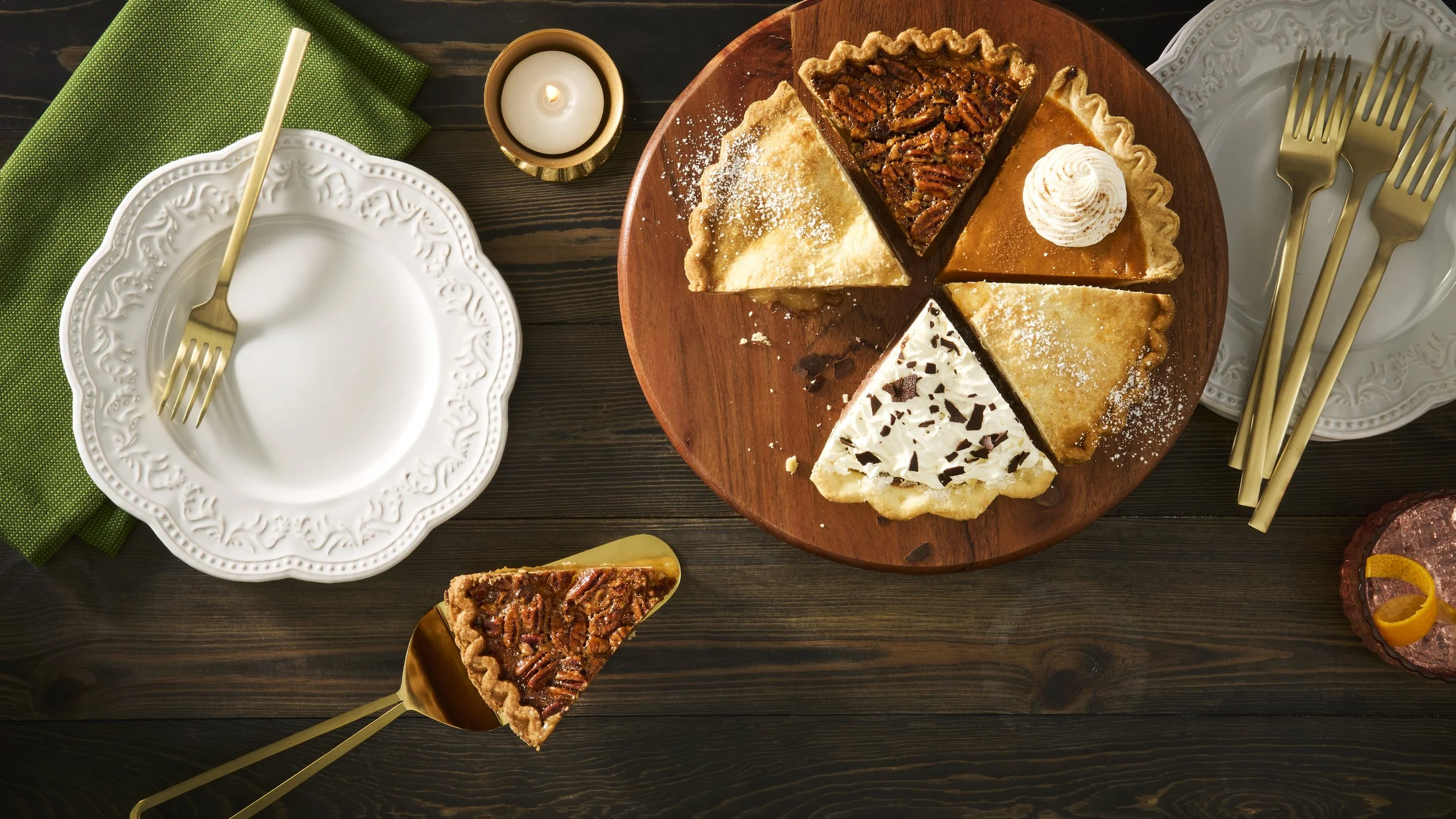 Cub_2026_Holiday_PieMix_Editorial_Overhead_Lifestyle_0436.jpg