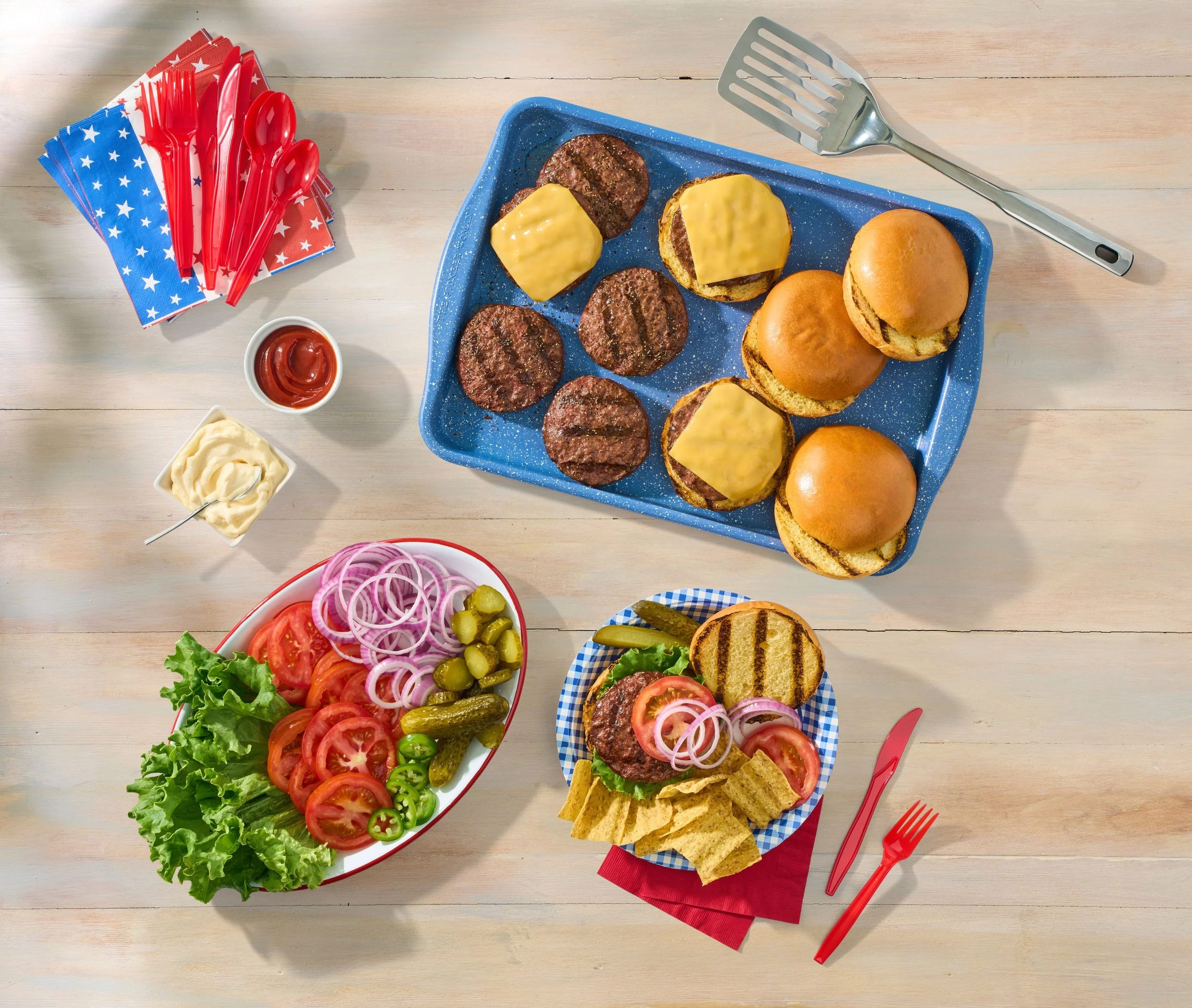 CUB26_Circular_Summer_2026_WK42-Circular-Hero-Red-White_BBQ_Beef-Burgers_OH_STYLED_BK.jpg