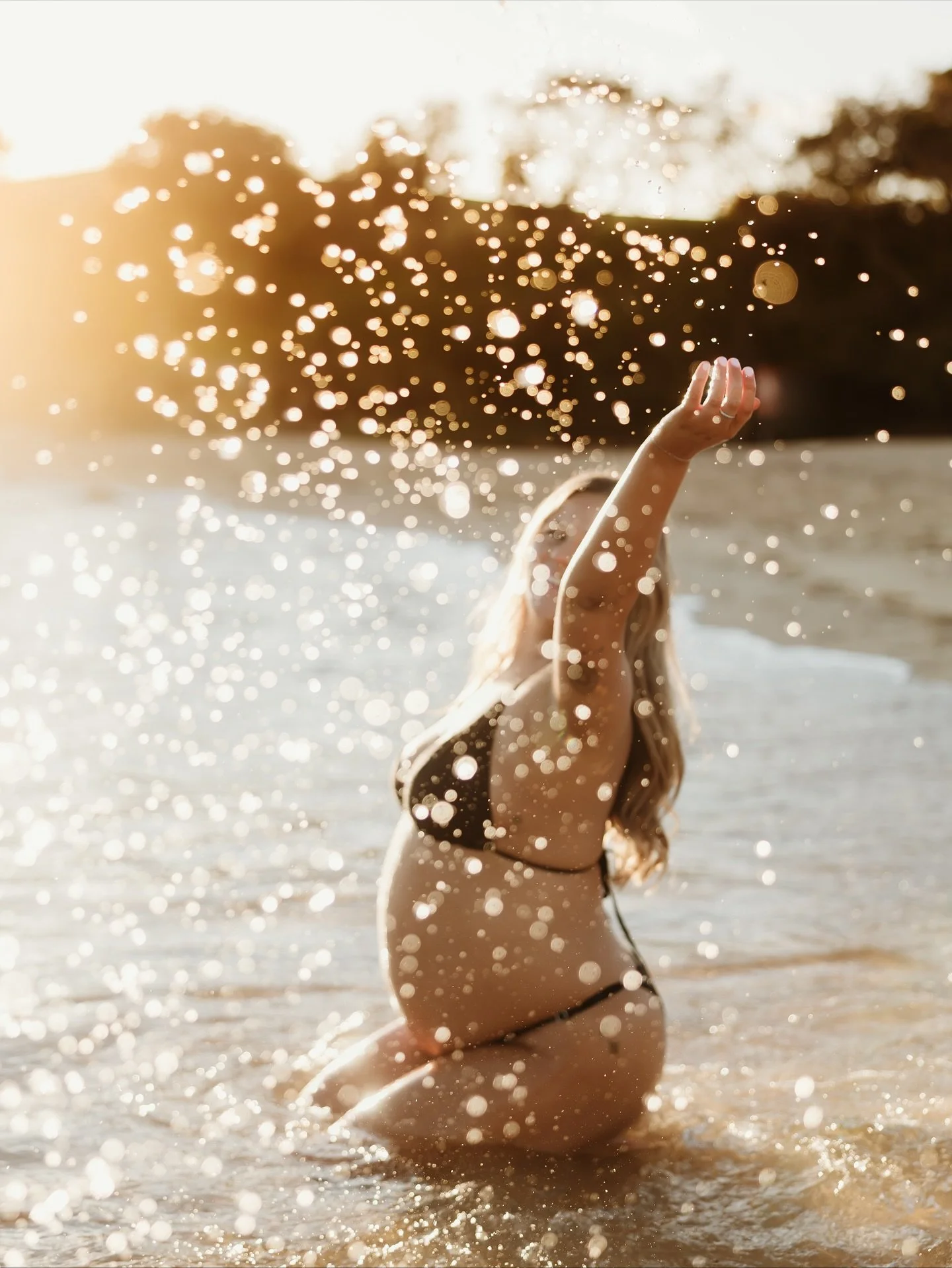 Those warmer days are coming which means you&rsquo;ll be seeing a lot more water on your screens 

#Sydneynewbornphotographer
#Sydneymaternityphotographer
#Sydneyfamilyphotographer