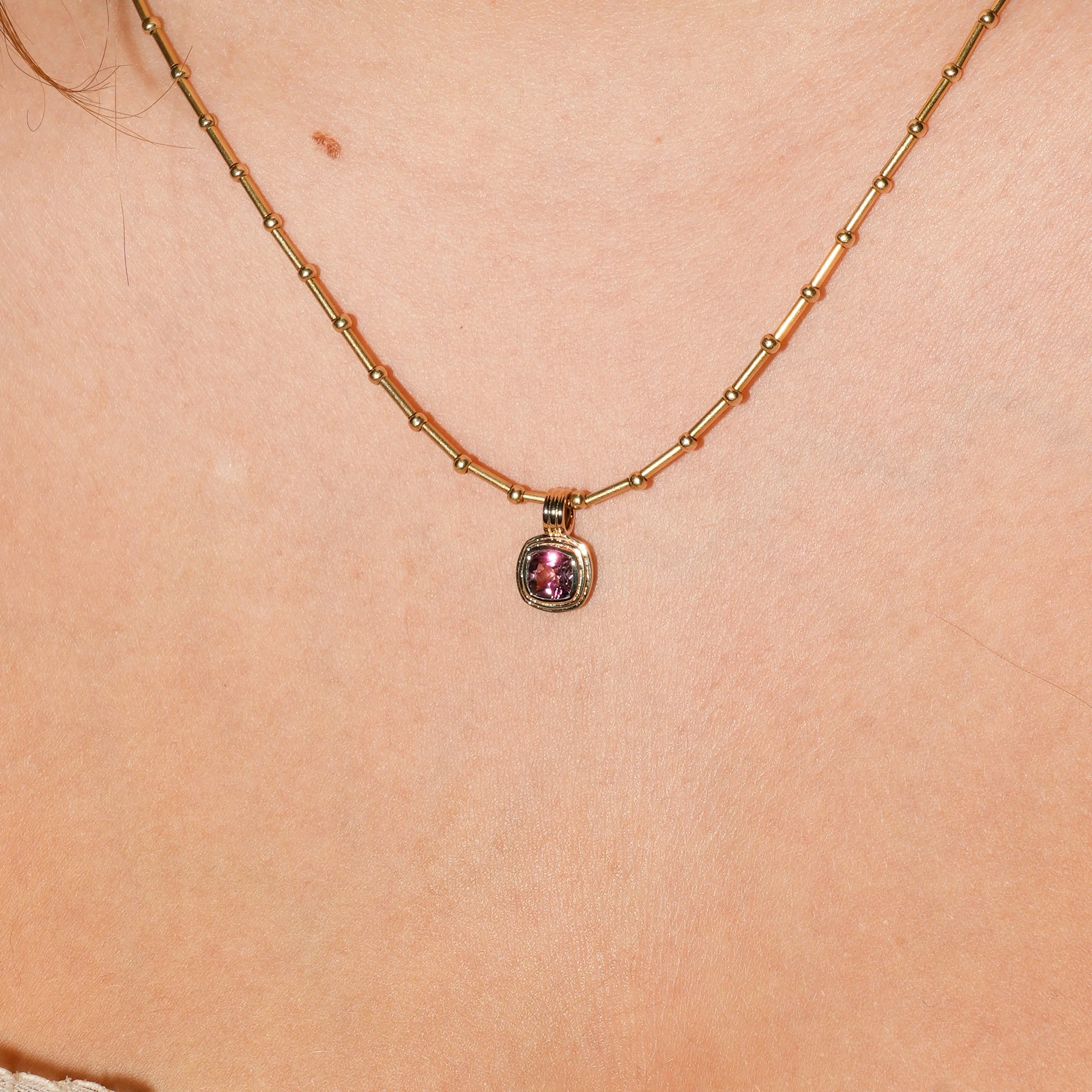 1969-1970_Pink Tourmaline_14ky_neck_09-21-2025 3.jpg