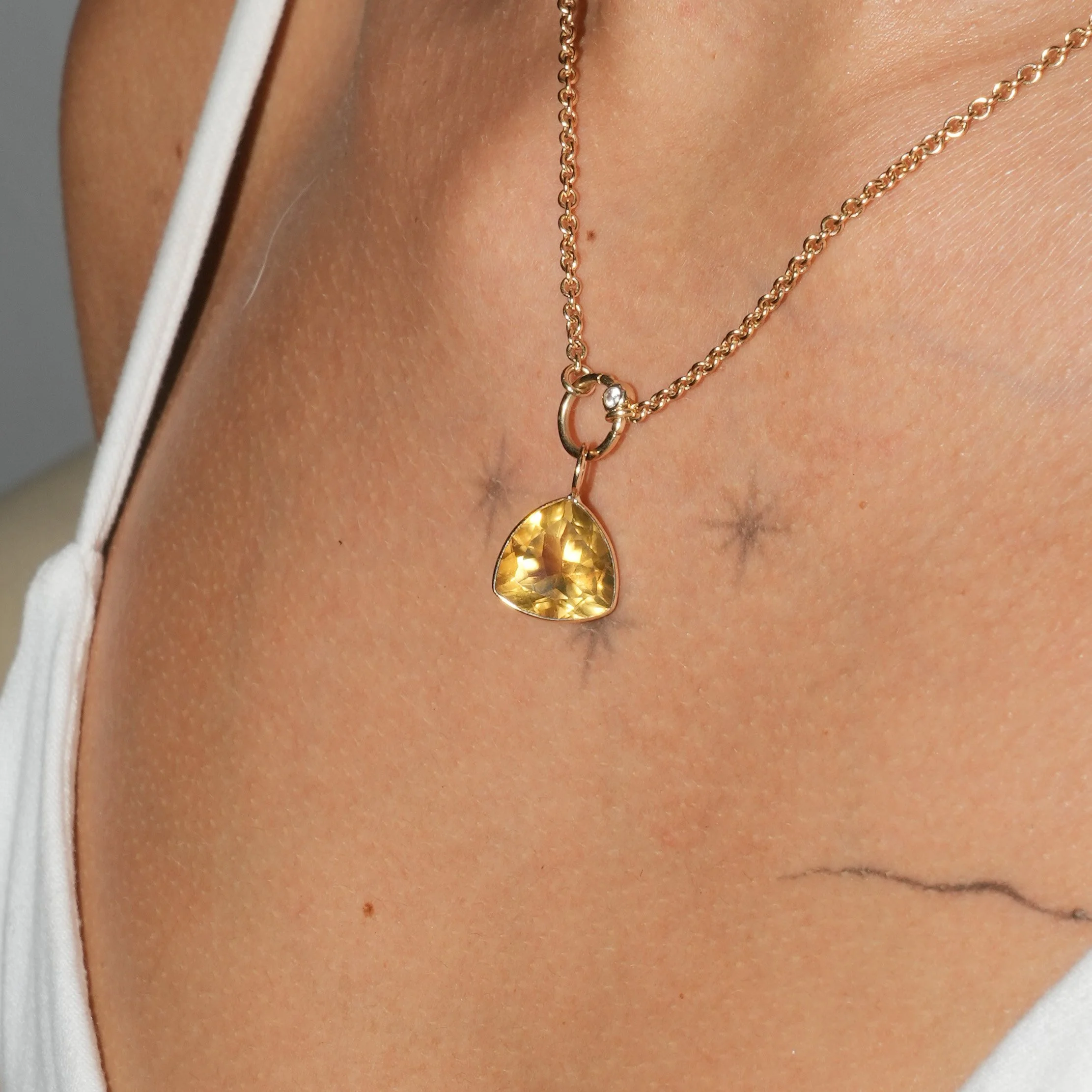 2019-2020_Citrine_14ky_neck_09-07-2025 4.jpg