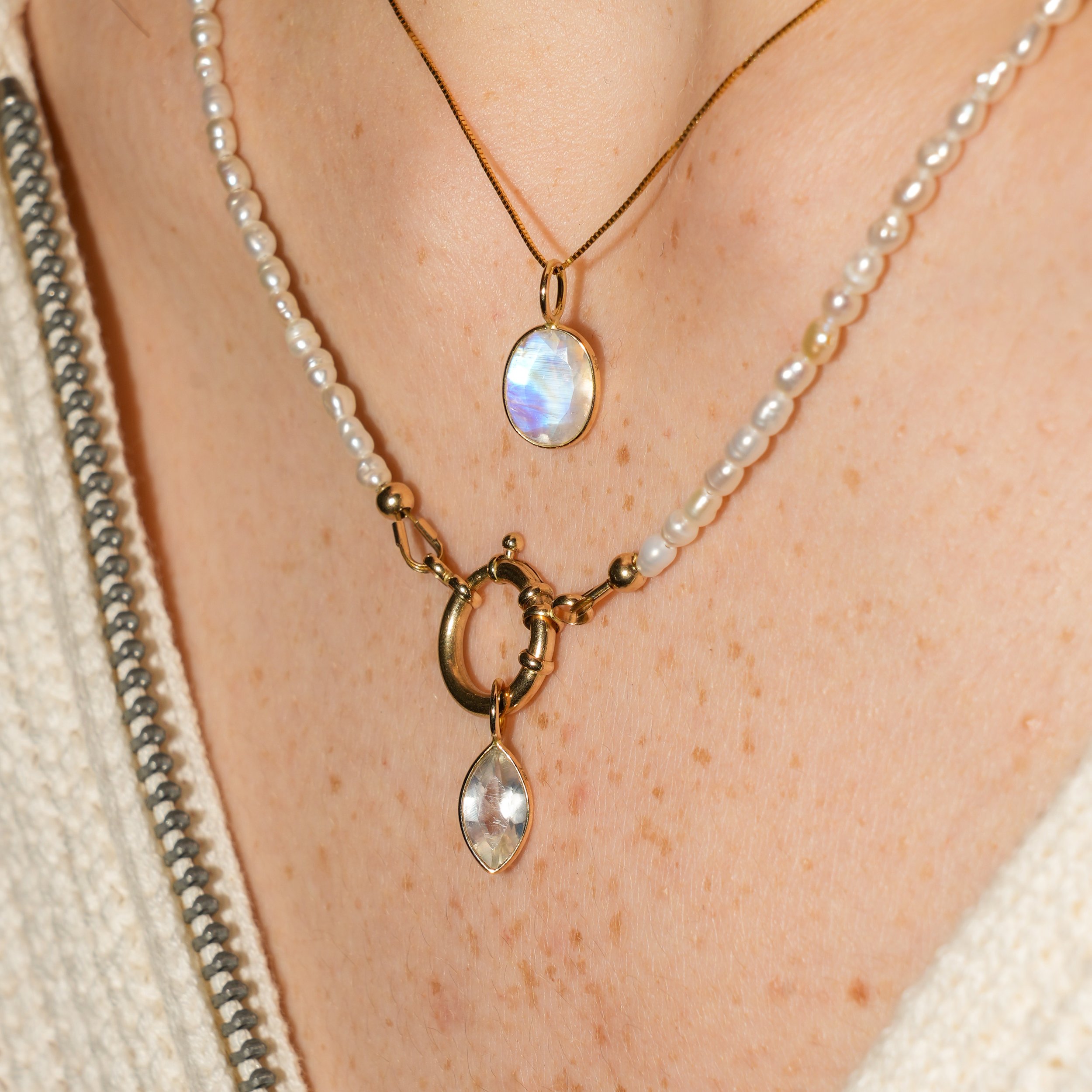 All_Moonstone_14ky_neck_05-6-2025 2.jpg