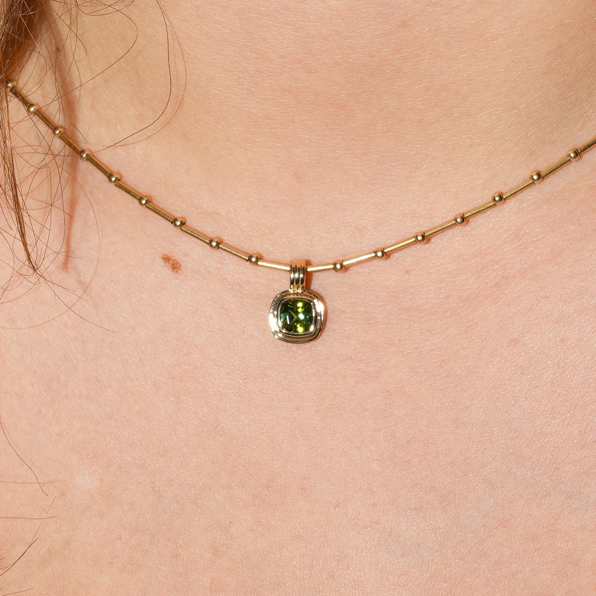 1964-1966_Green Tourmaline_14ky_neck_09-21-2025 1.jpg