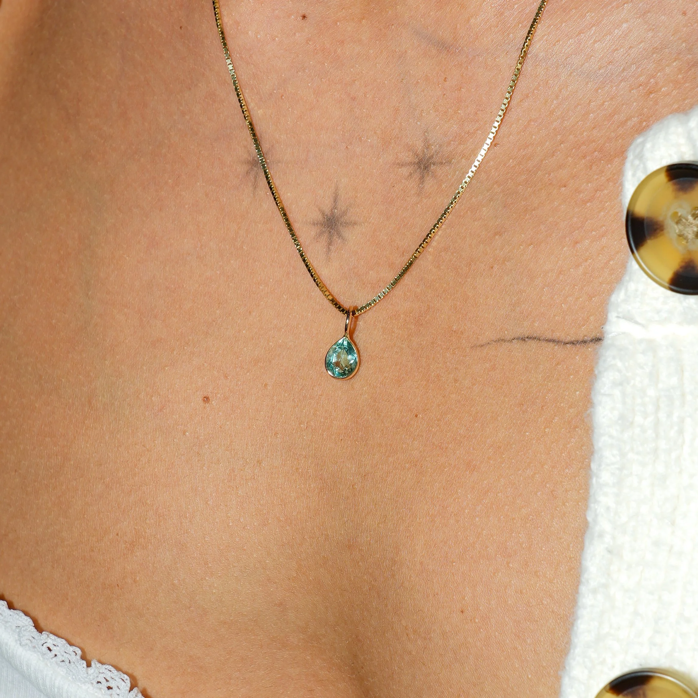 1721_Emerald_14ky_neck_09-14-2025 1.jpg