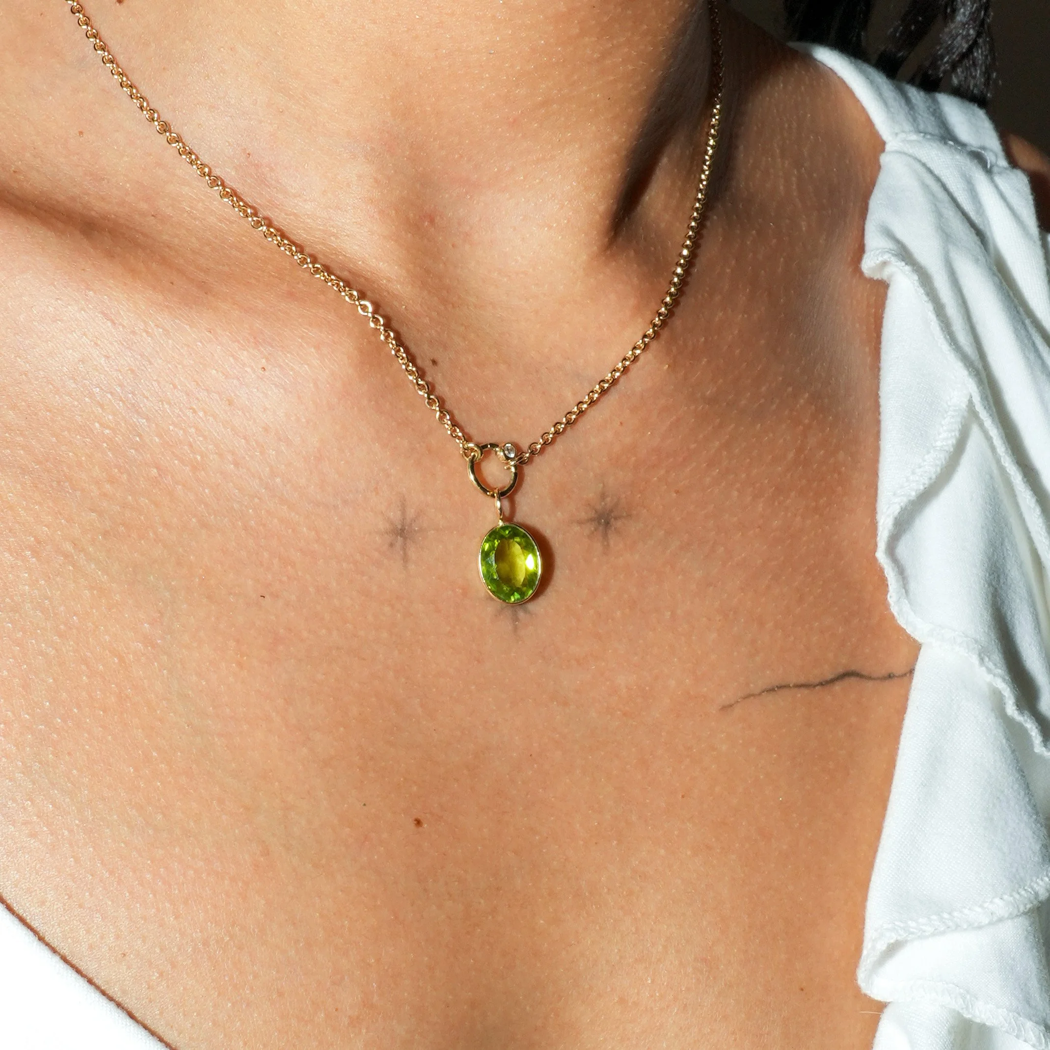 1854-1856_Peridot_14ky_neck_09-07-2025 1.jpg