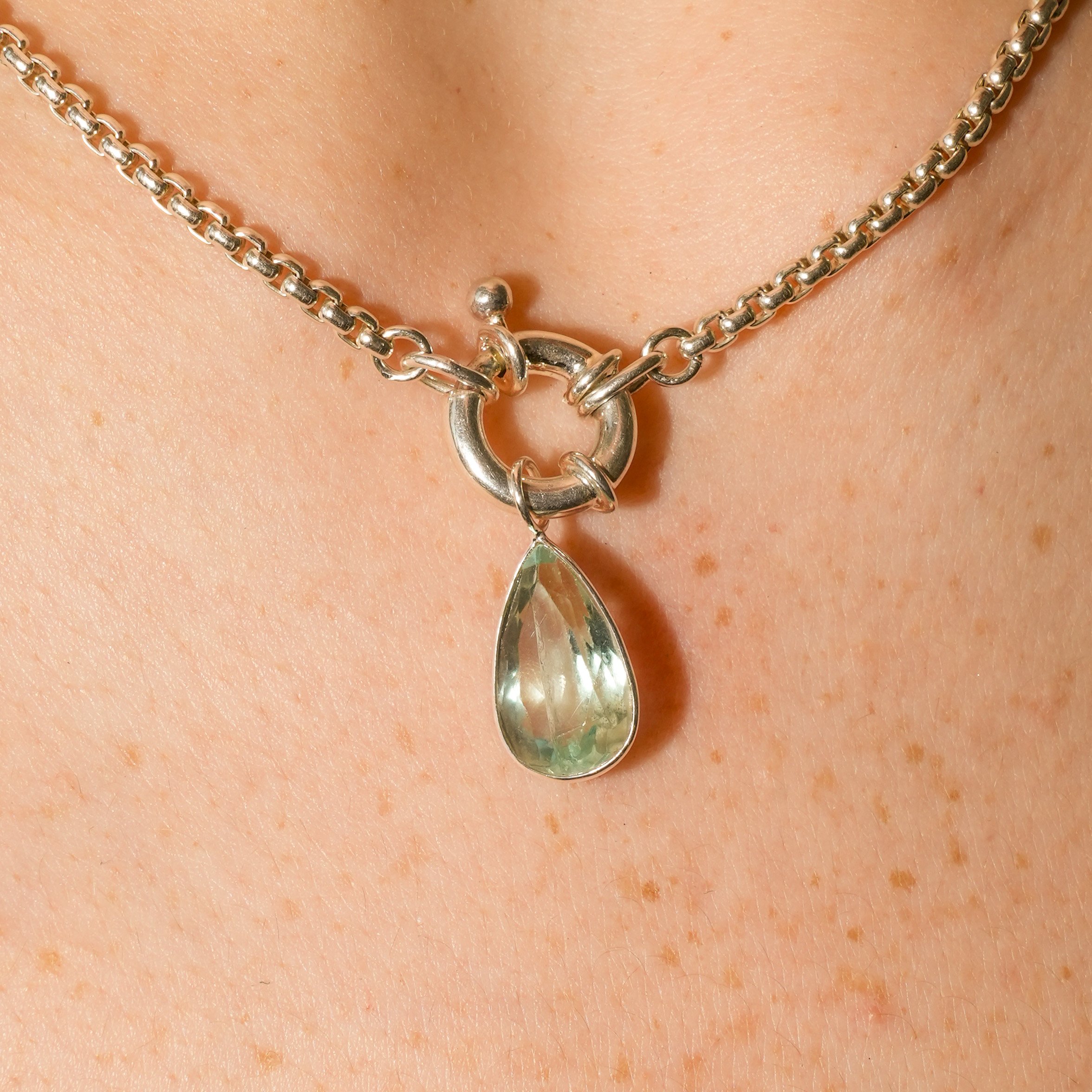 800_Fluorite_ss_neck_04-25-2025 3.jpg