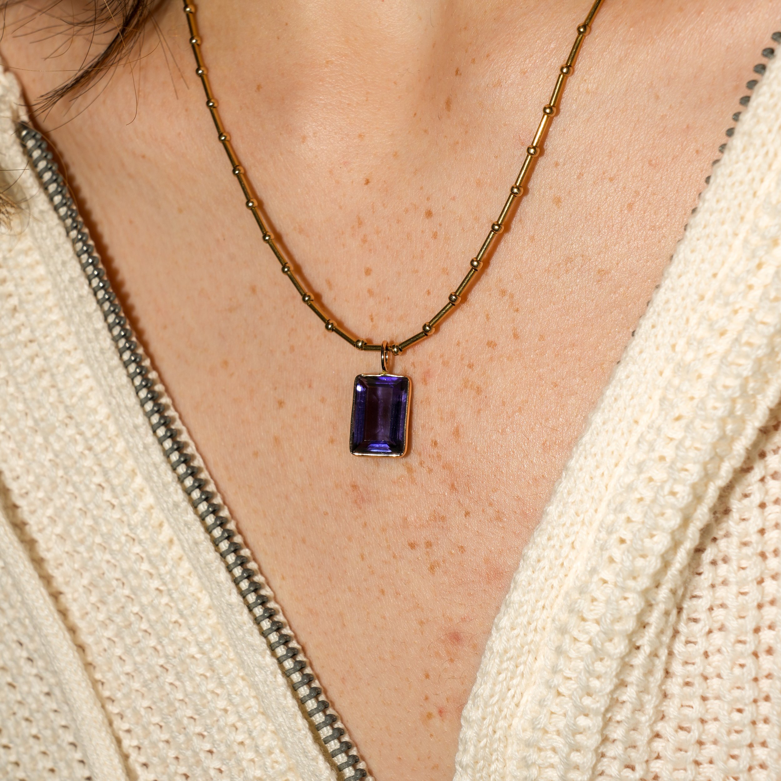 65_Iolite_14ky_neck_05-6-2025 3.jpg