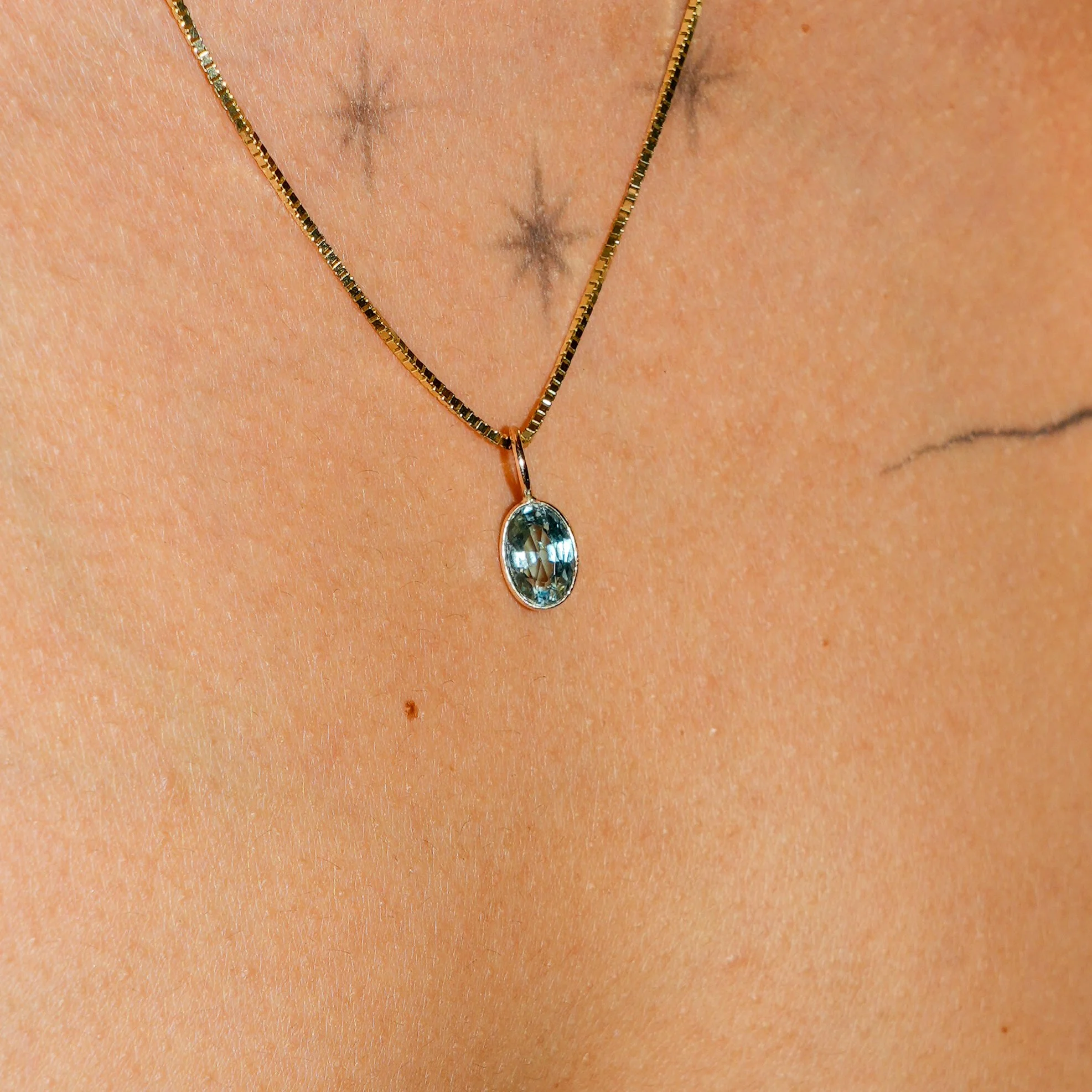 1726_Emerald_14ky_neck_09-14-2025 3.jpg