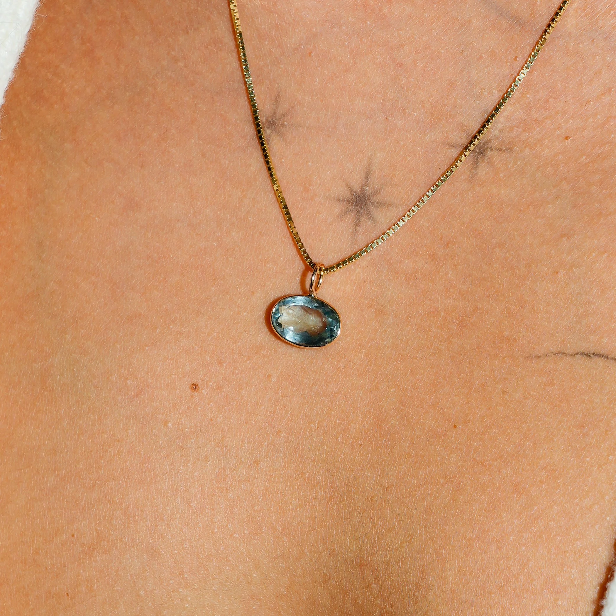 1928-1930_Aquamarine_14ky_neck_09-14-2025 1.jpg