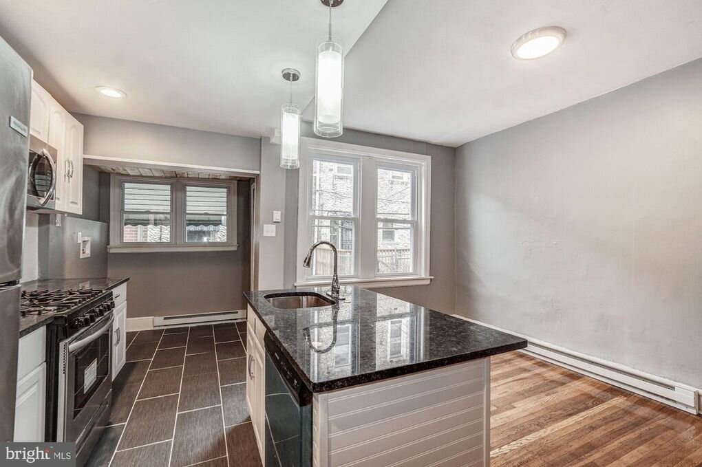 Kitchen 2.jpg