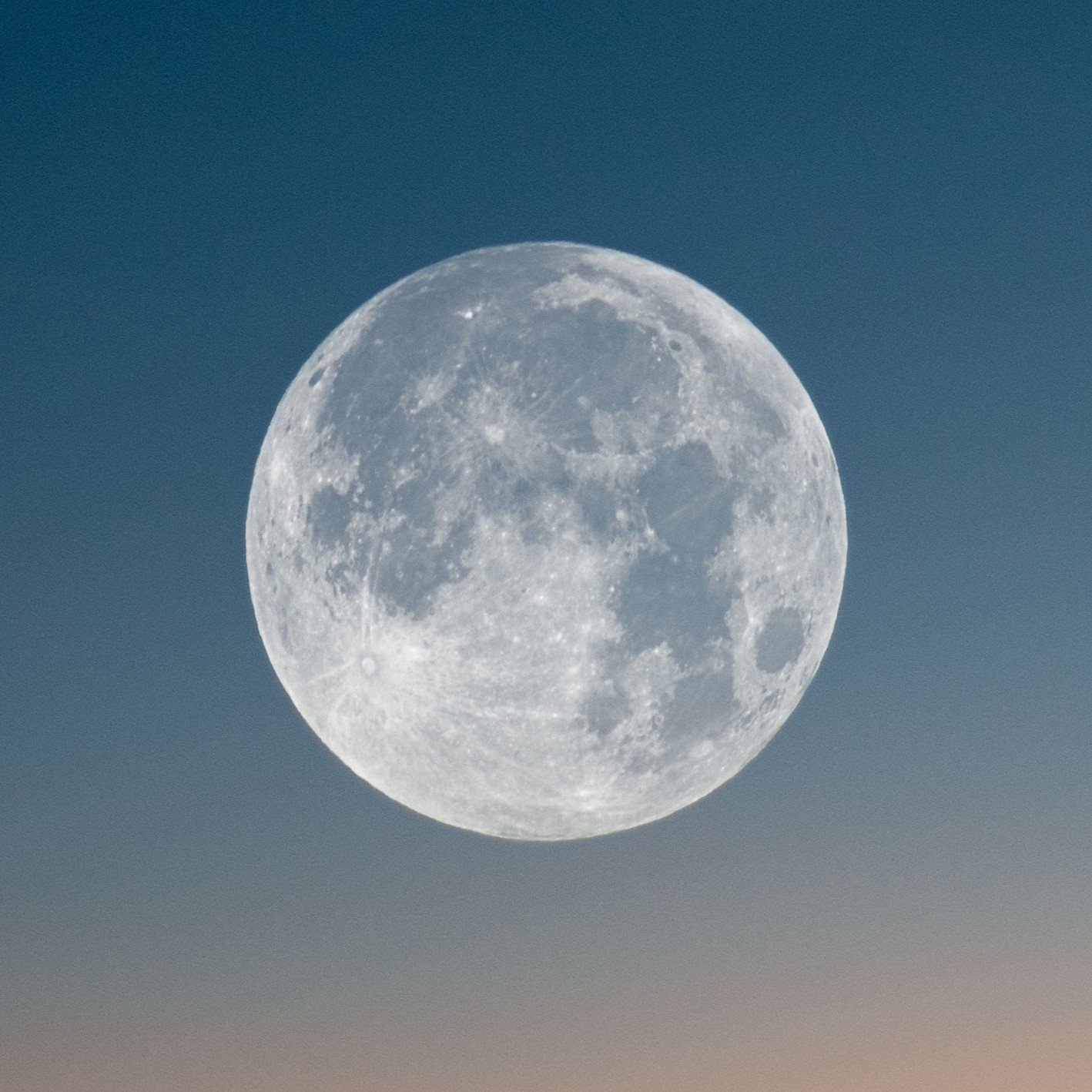 How the moon cycles affect our emotions