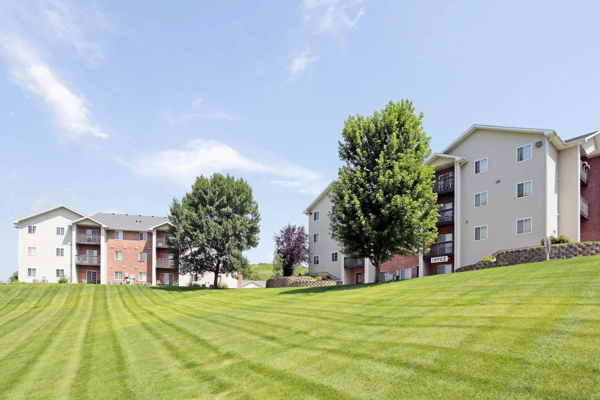 Country Club Apartments | 88 Units | Sioux City, IA | Built 1999 | Acquisition