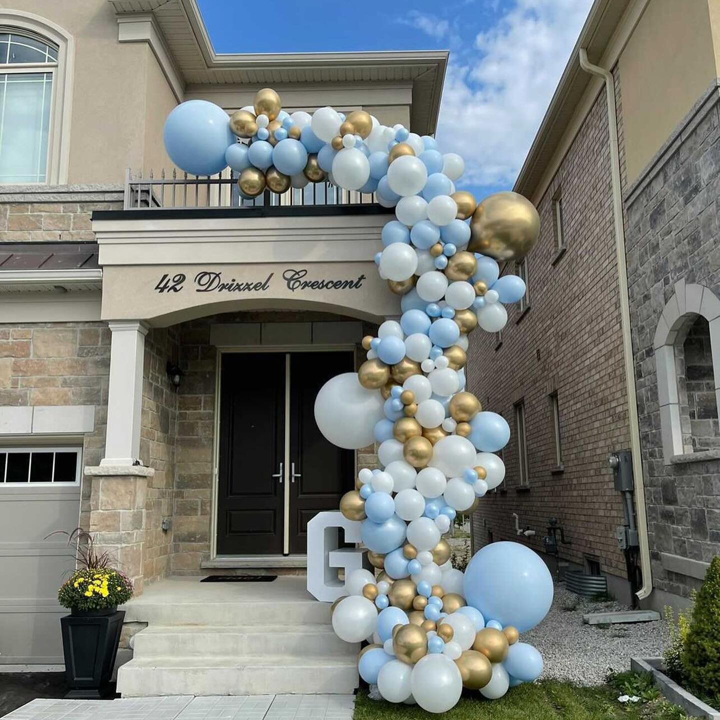 Who is @balloonology._ 🎈? 
A dedicated power duo who brings your vision to life! Working with Mikayla and Anthony has been nothing but a smooth, creative and stress free process!⭐️what makes them different? they are local young entrepreneurs who lov