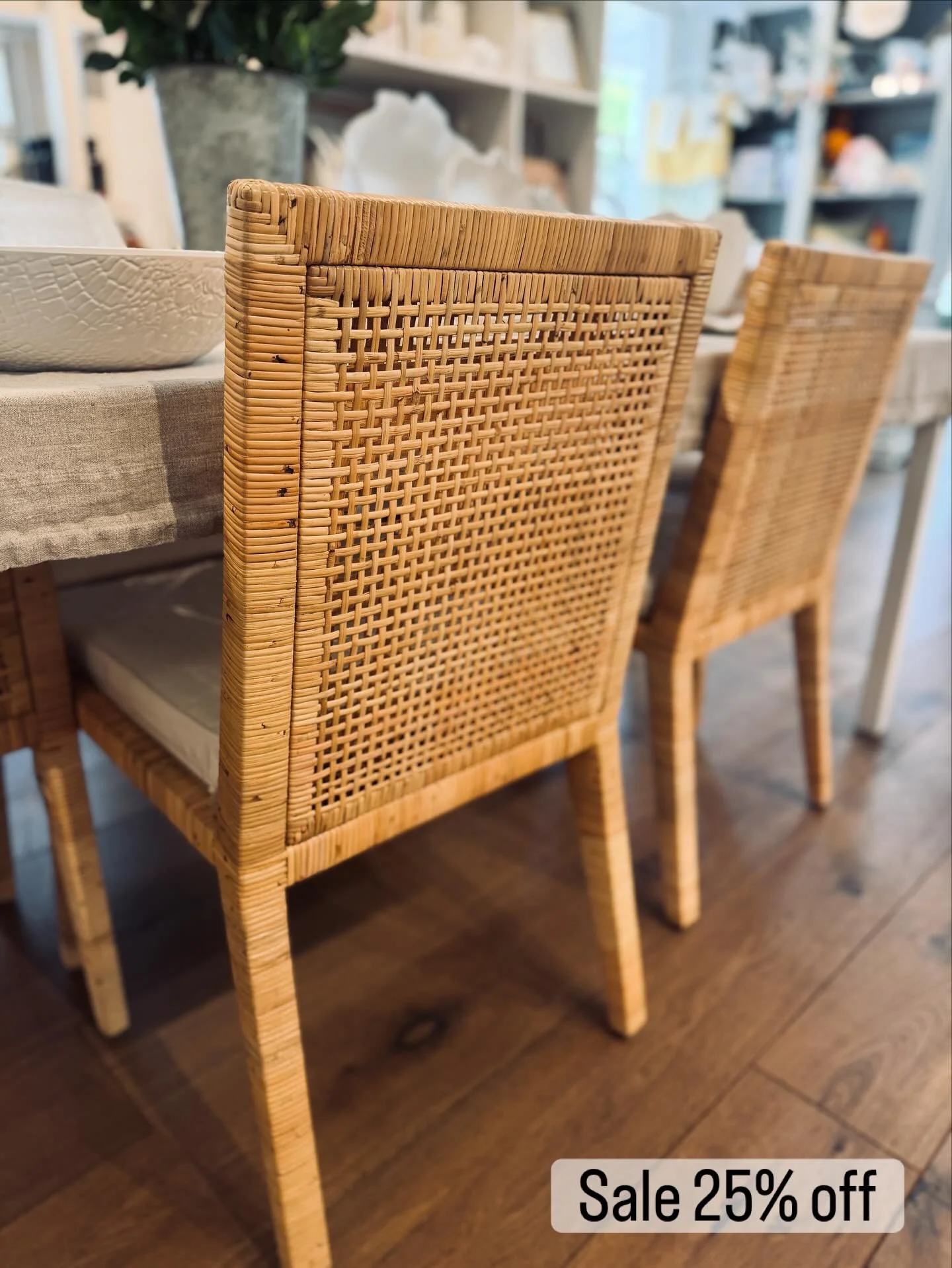 Island attitude🪸🌴✨ 

Rattan dining chairs, 25% off! 
Limited stock: 4 armless &amp; 2 with arms, all with cushions. 

#IslandLiving #RattanStyle #ChicSpaces #KeyWestStyle #keywestboutique #SoulHouseKeyWest #FurnitureKeyWest #HomeDecorKeyWest #Inter