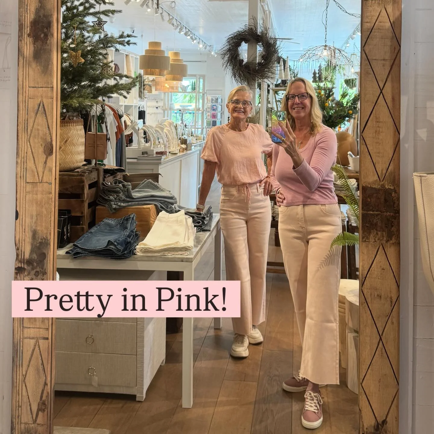Just your Soul Sisters doing some very important research&hellip; 👖😉 Julia and I had to test the new denim for you all&mdash;and let&rsquo;s just say, they passed with flying colors. Comfy, cute, and totally shop-worthy!
Swing by and find your new 