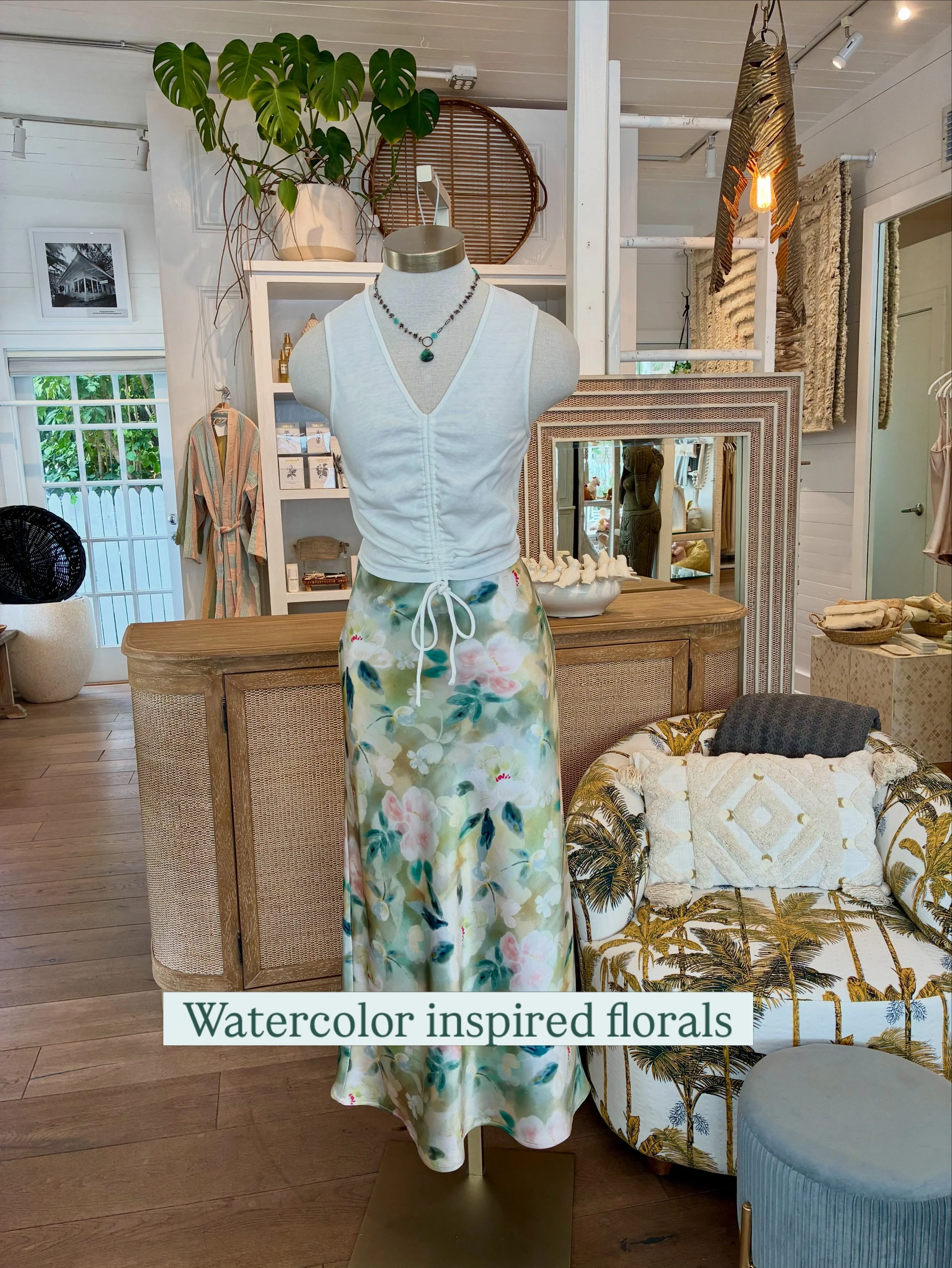 Soft florals, a touch of shimmer, and the prettiest shade of pink. 🌸✨

This dreamy pairing was made for summer evenings, celebrations, and everything in between.  Love the Life You Live. 💗

#SoulHouse #KeyWestBoutique #SummerStyle #IslandStyle #Key