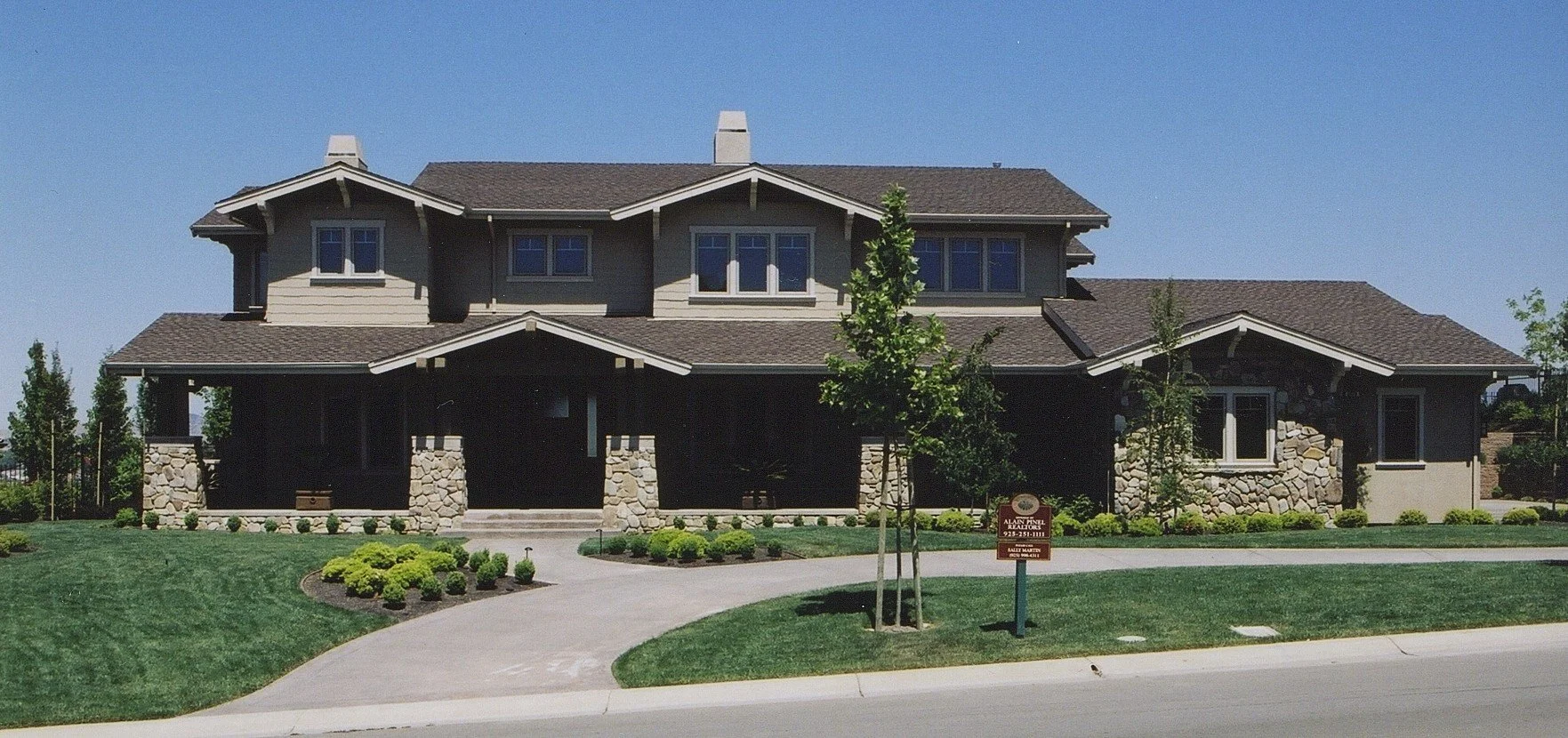 1-Exterior Front-2U.JPG