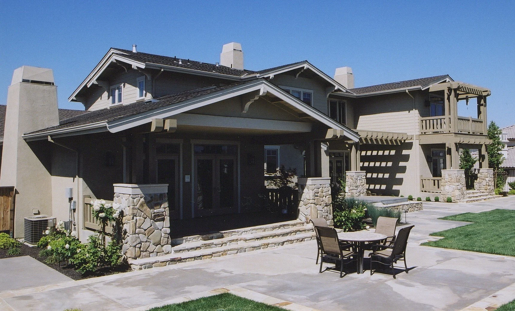 1-Exterior Rear-2U.JPG