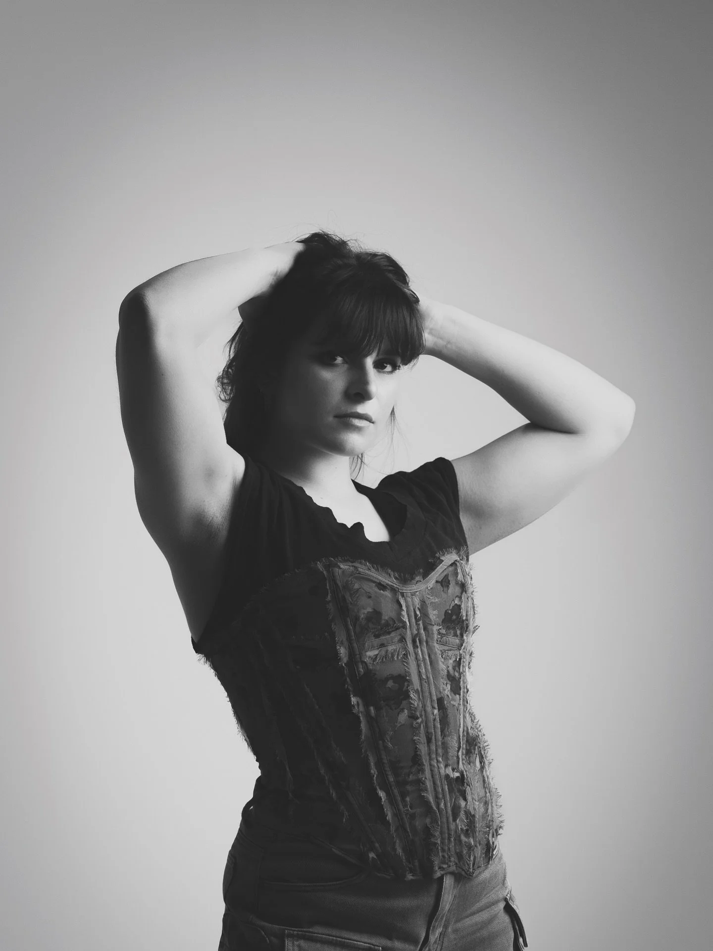 Where movement becomes shape and shape becomes story

Model: @___m.i.c.h.e.l.l.e____ 
Photographer: @its.ivanvargas 
Studio: @revisionphotostudio 

Dance photography 
Creative portraits 
Movement art

#studiophotographer #lasvegasphotographer #dancer