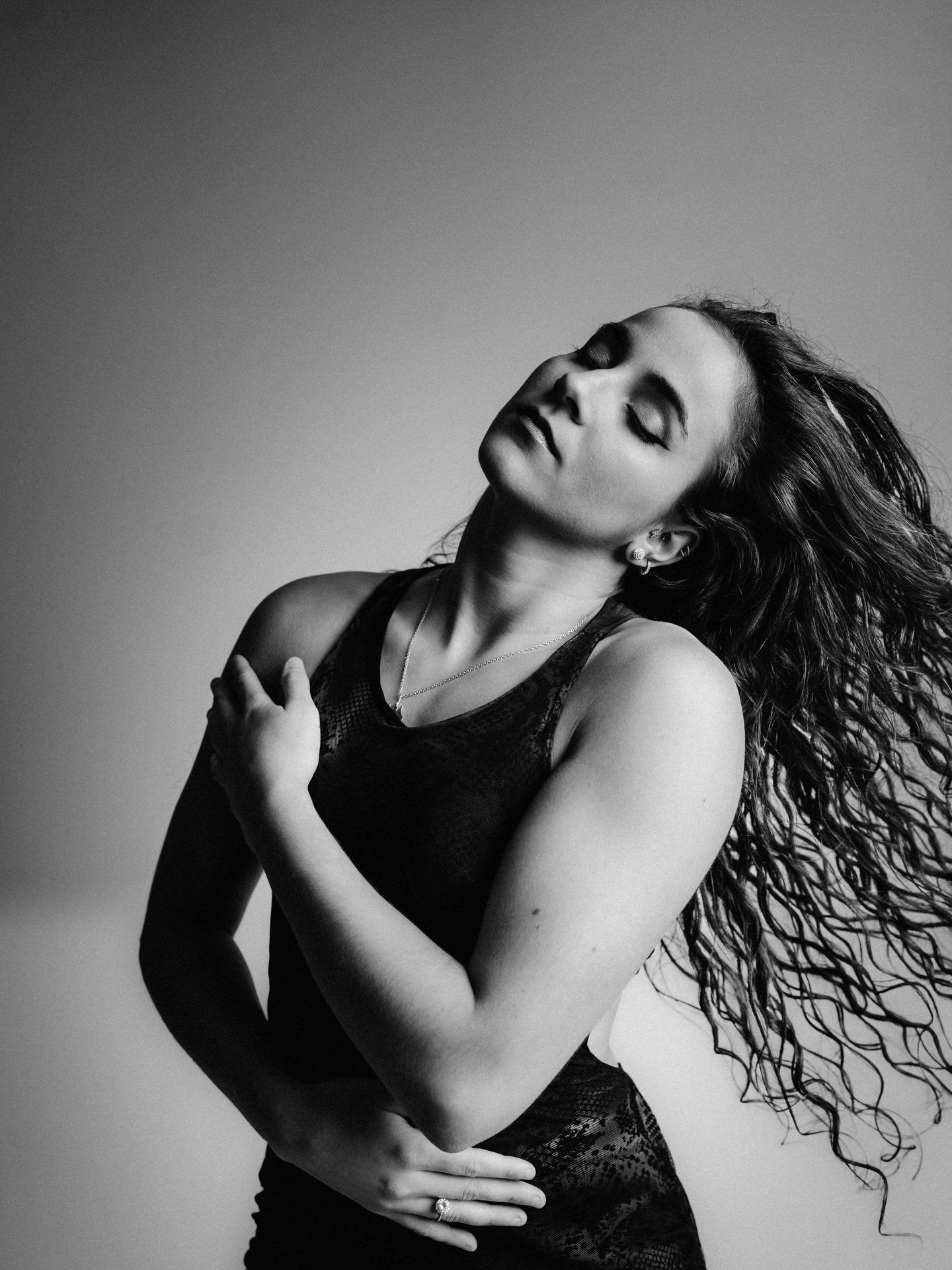 Portrait Photo Shoot with Camille

📍Las Vegas, NV

Model: @camille_giovanini 
Photographer: @its.ivanvargas 
Studio: @revisionphotostudio 

#studioshoot #bnwportraits #lasvegasphotographer