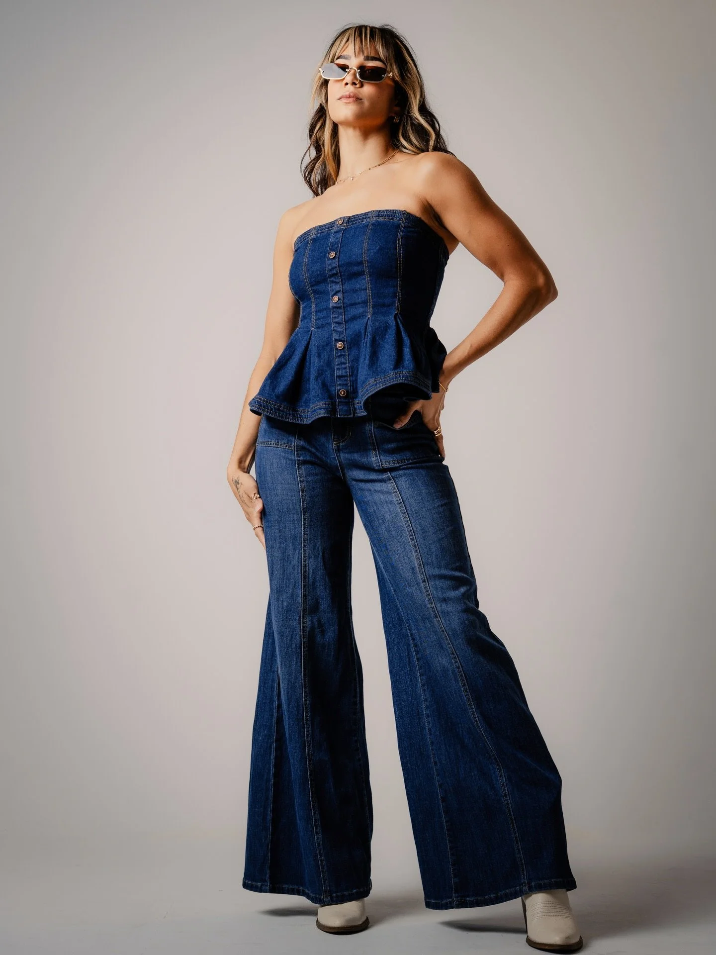 Fashion shoot with the amazing @flipstervic 

Las Vegas, NV

#fashionphotography #creativephotography #studioshoot #photoshootideas #lasvegasphotographer