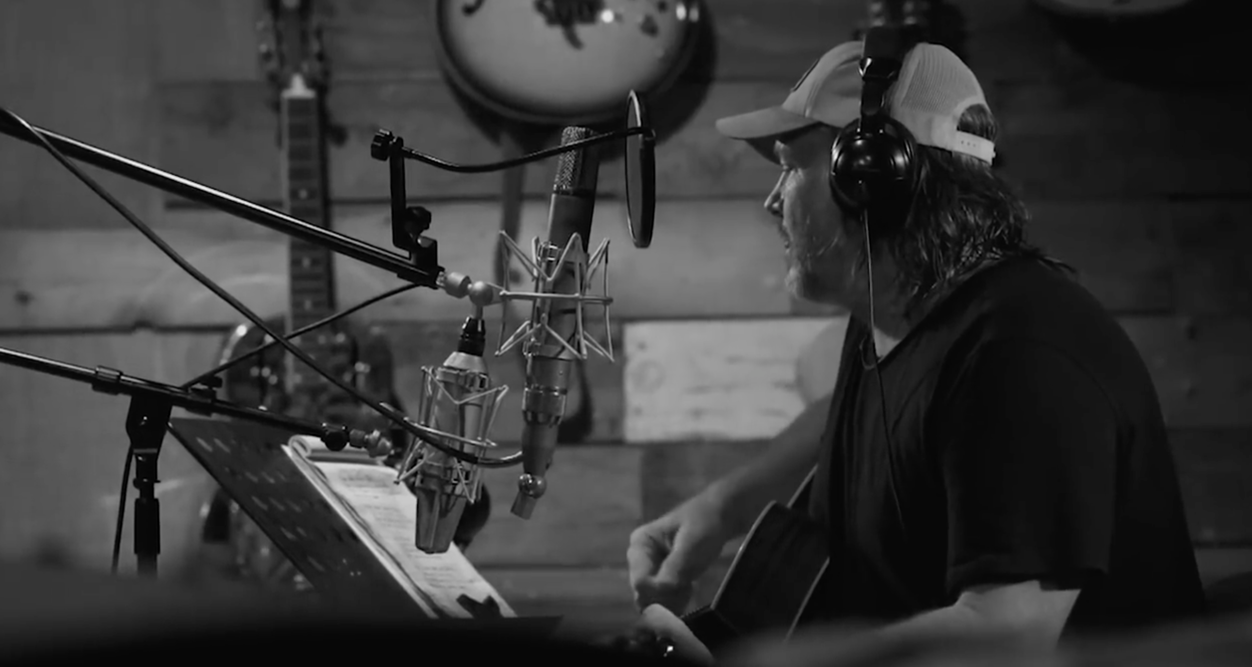 Video Premiere: Jack Ingram Celebrates the Little Things on 'Times Like These'