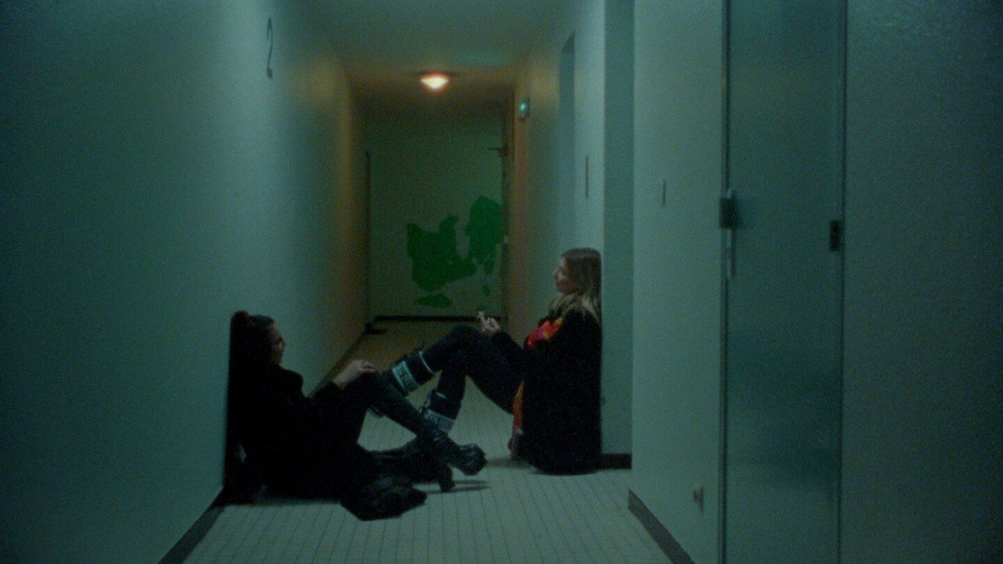 mustard

un film de Ana&iuml;s-Toh&eacute; Commaret @te.pirater 
avec Malo et @orfee4real 
directrice de la photographie @louise.bernard.pallas 
assistante cam&eacute;ra @rougerojas_ 

Le film est visible en ce moment &agrave; la galerie @sira.sira.s