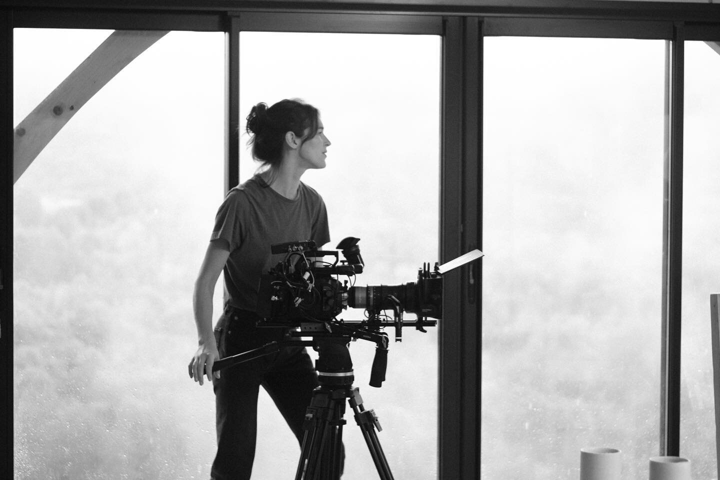 Sur le tournage du film de @gabriellebrnt produit par le @grec_info &agrave; Tralonca, Corse.
Avec @suzana.joaquim et @annemarie.nam

Une s&eacute;lection parmi les belles photographies de plateau de @eliotthugomozin.

Merci &agrave; ma ch&egrave;re 