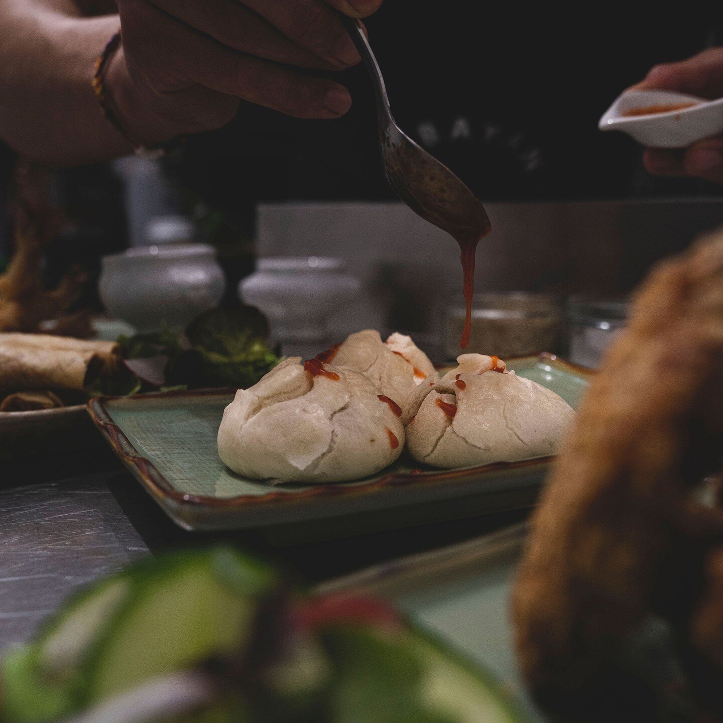 Siopao! Steamed buns filled with Char Sui pork and Sriracha #tambayankitchen 🇵🇭