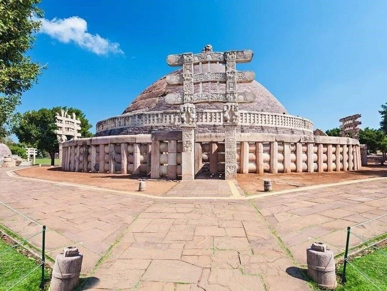 144110142Sanchi_The_Great_Stupa_Main.jpg