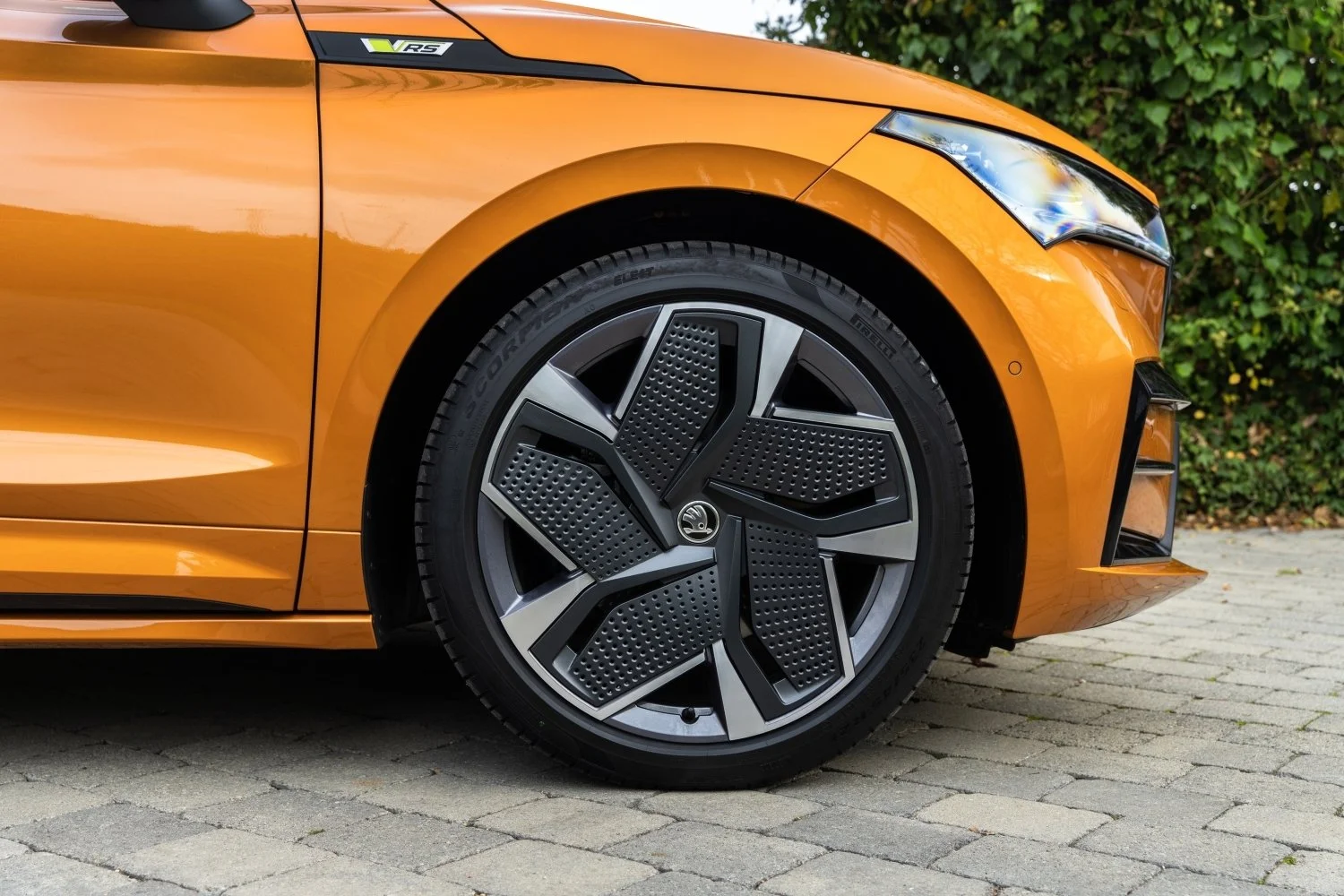SKODAENYAQCOUPiVvRS.jpg