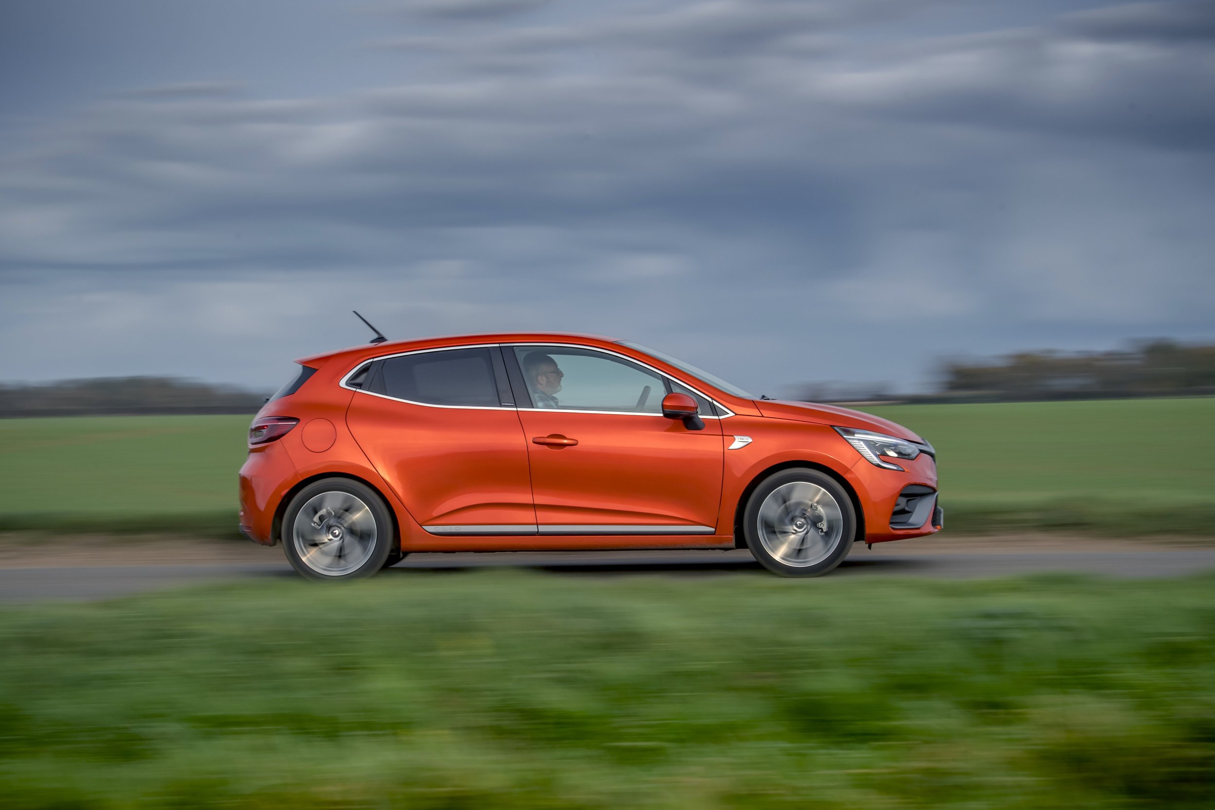Renault Clio E-Tech Hybrid (6).jpg