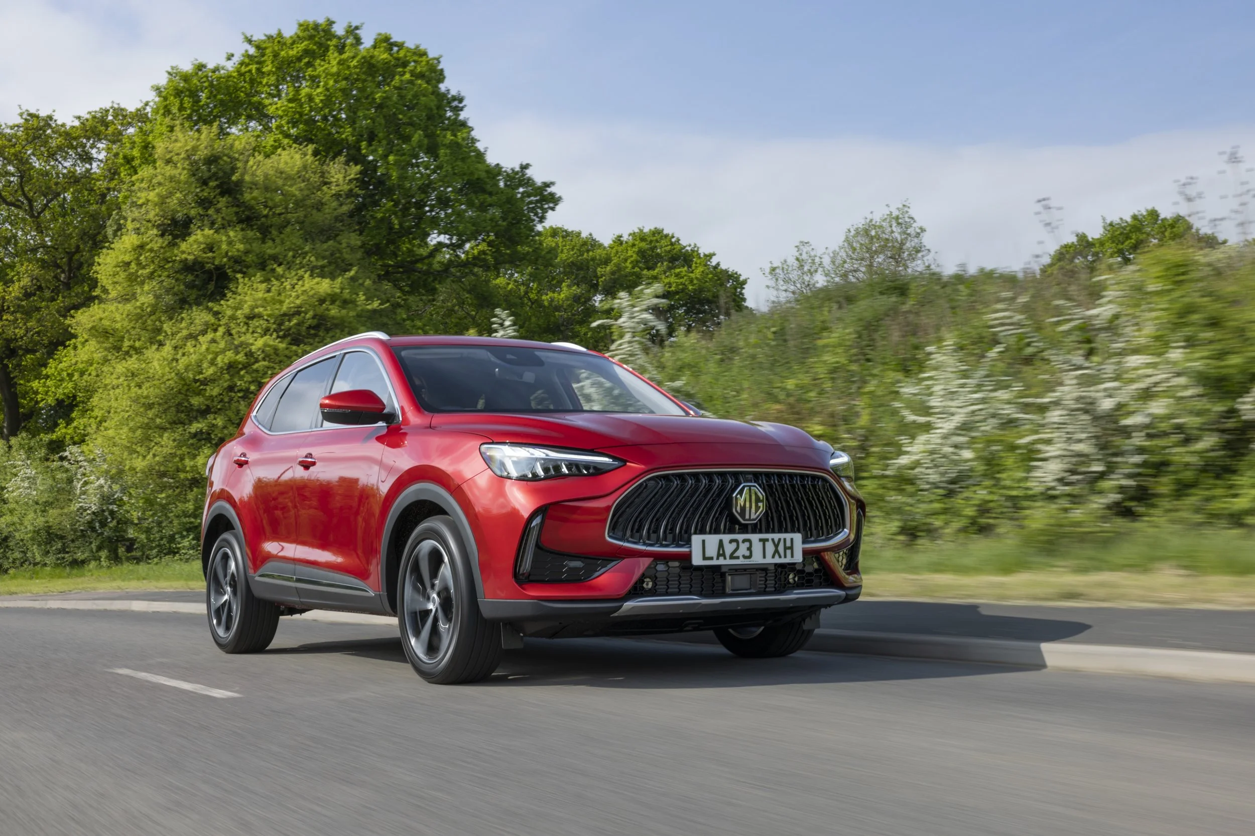 MG Offers a Closer Look at New HS SUV