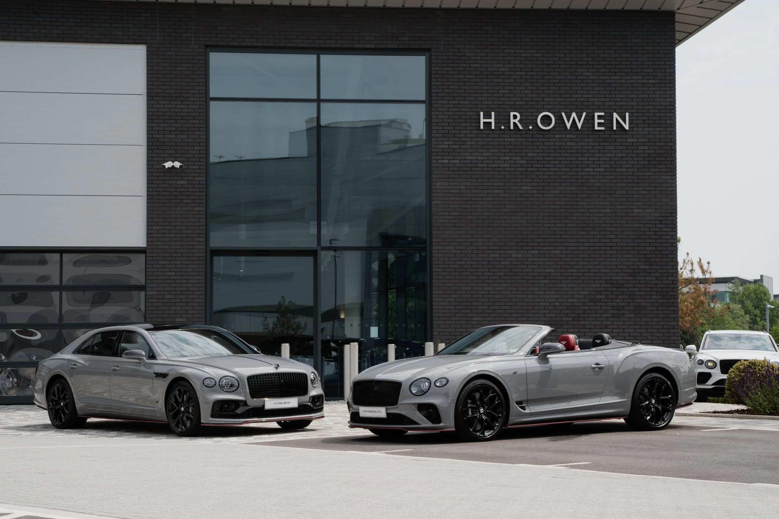 H.R. Owen Opens Luxurious Bentley Hatfield Showroom