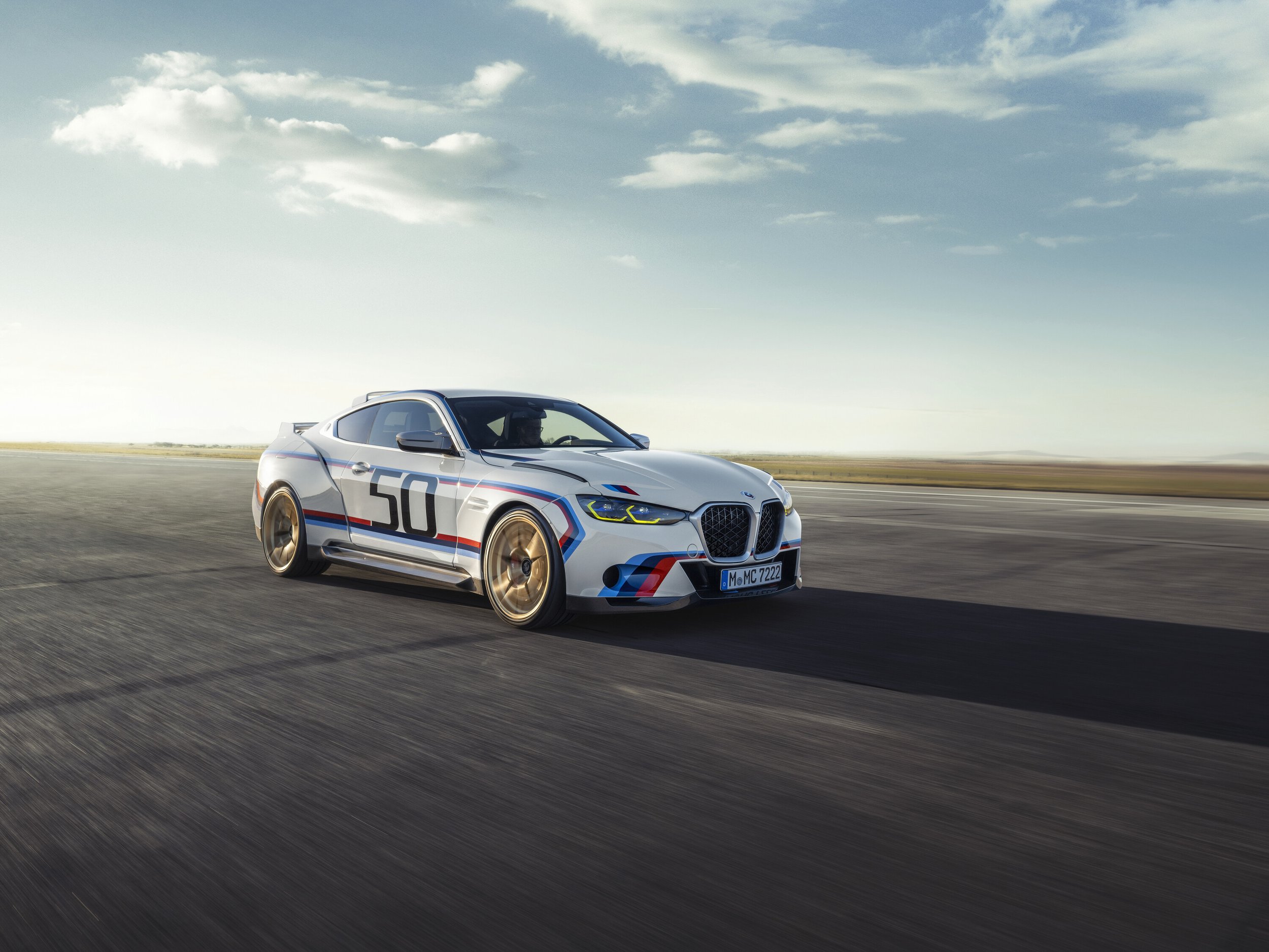 P90488870_highRes_the-bmw-3-0-csl-dyna.jpg