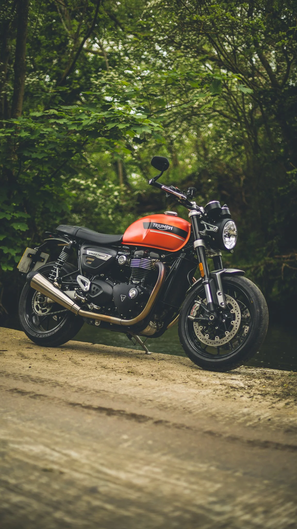 Triumph Twin FULL-02.jpg