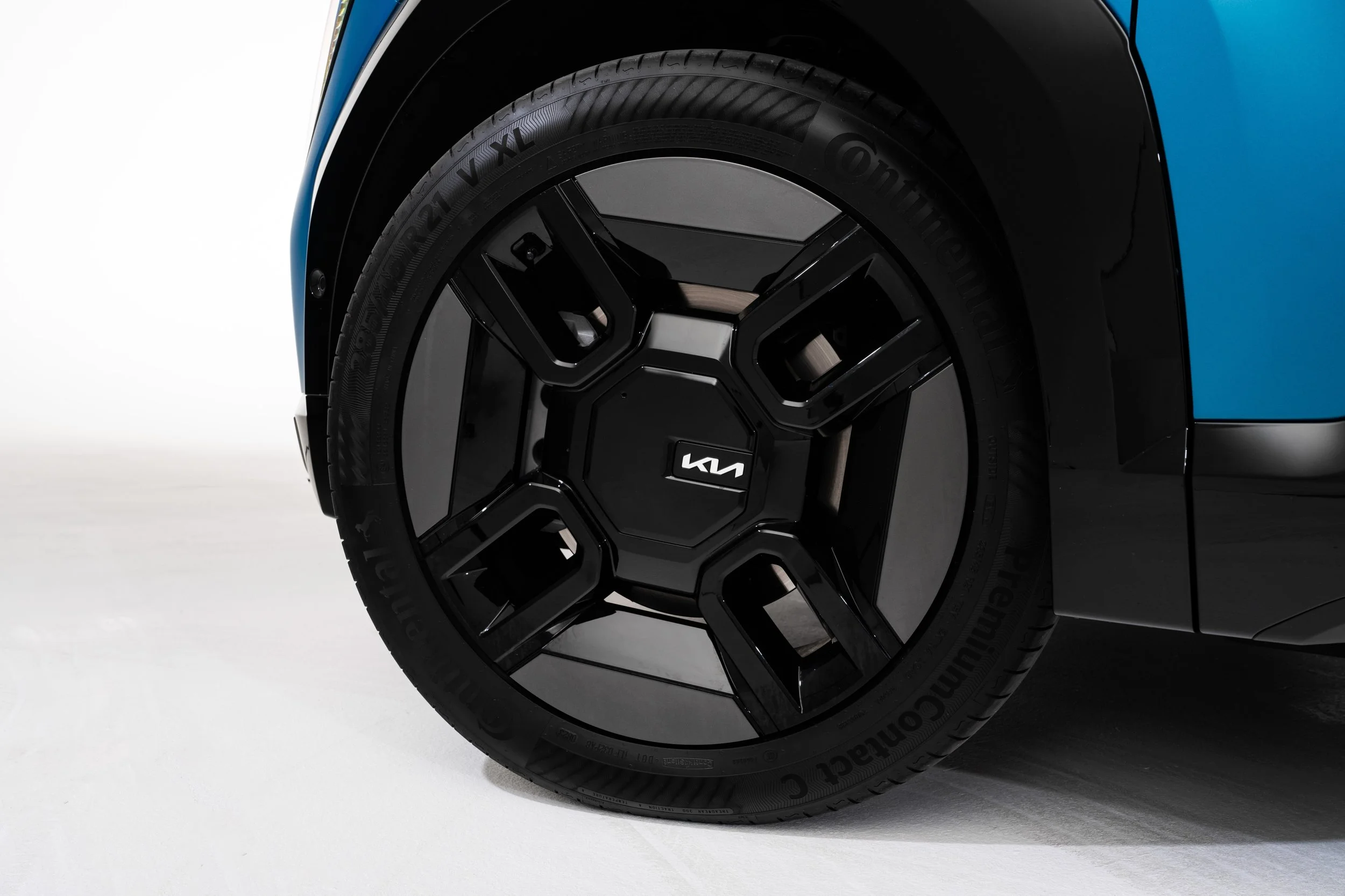 EV9Exterior(3).jpg