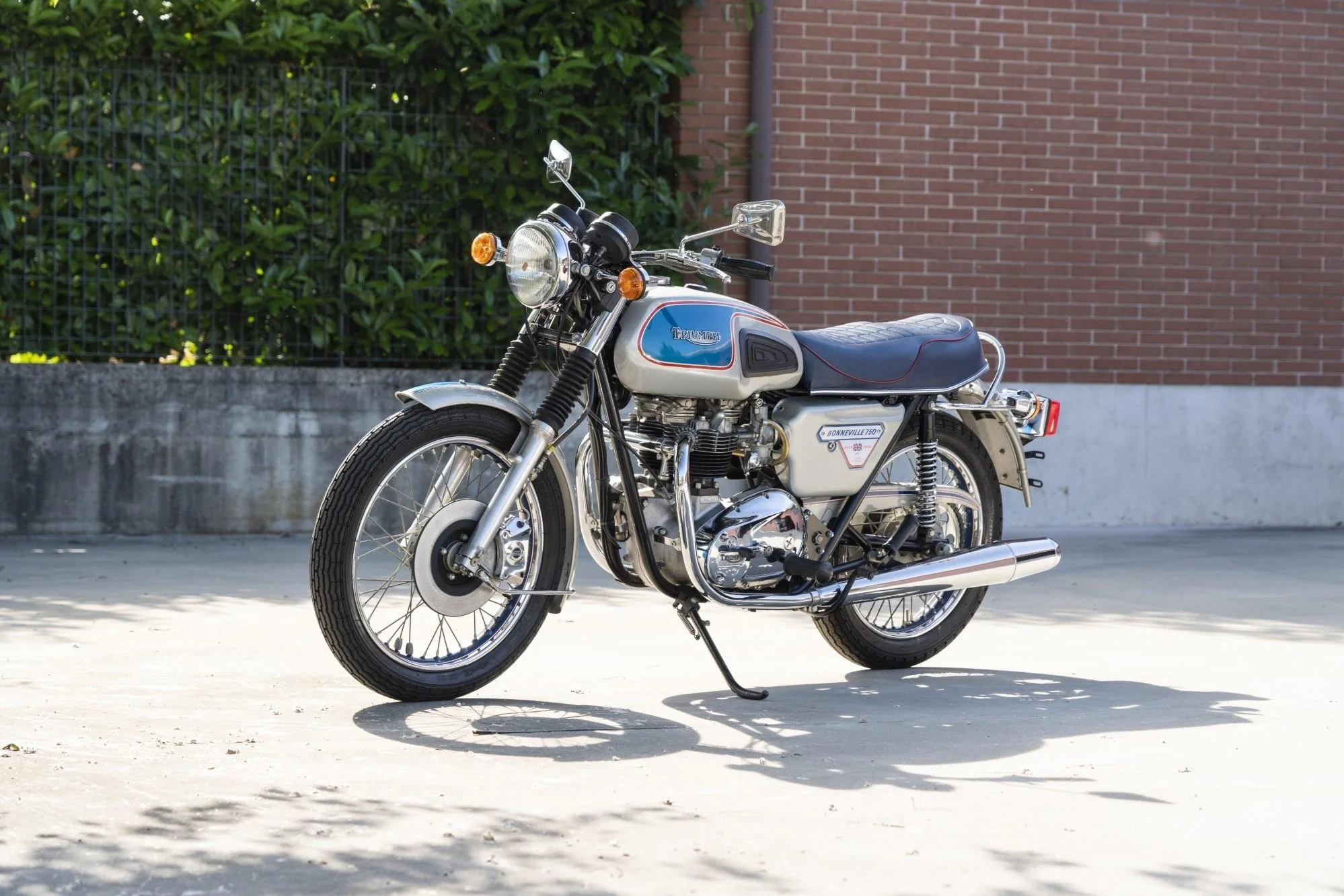 1977 Triumph Bonneville ‘Silver Jubilee’ Up For Auction