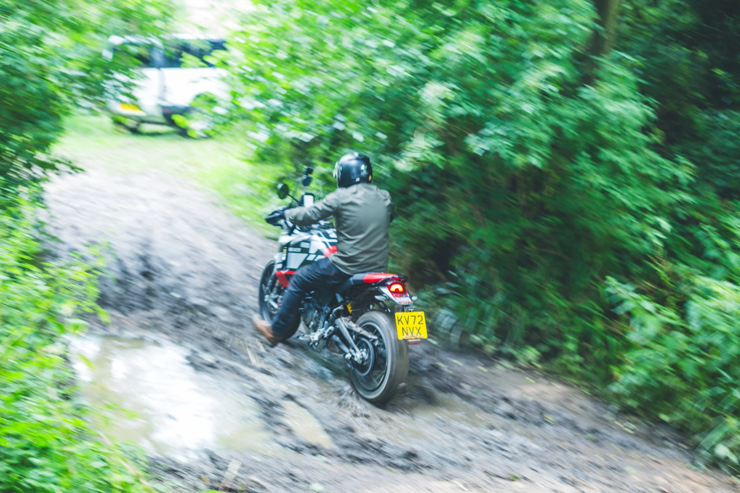 Ducati Desert X-27.jpg