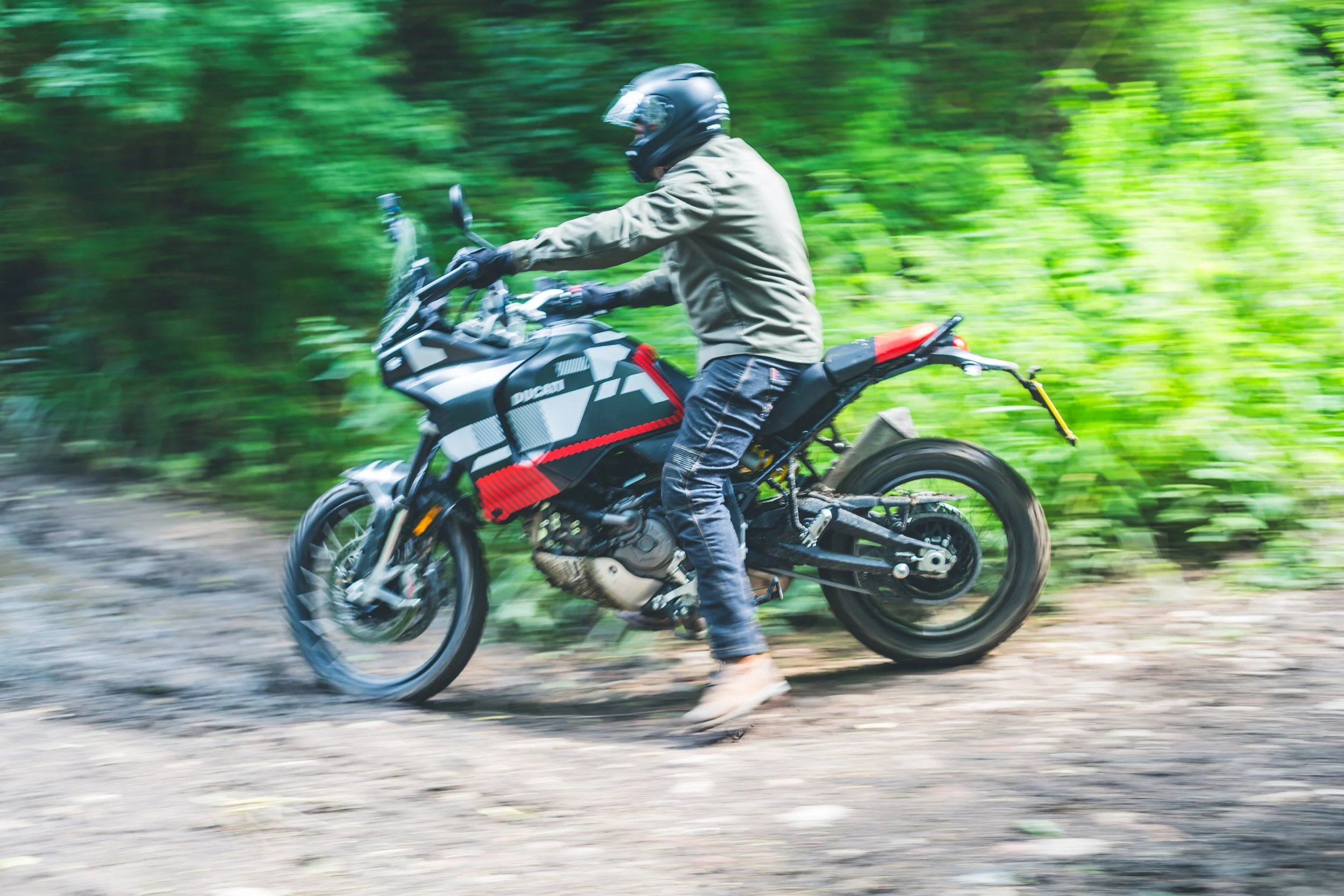 Ducati Desert X-28.jpg