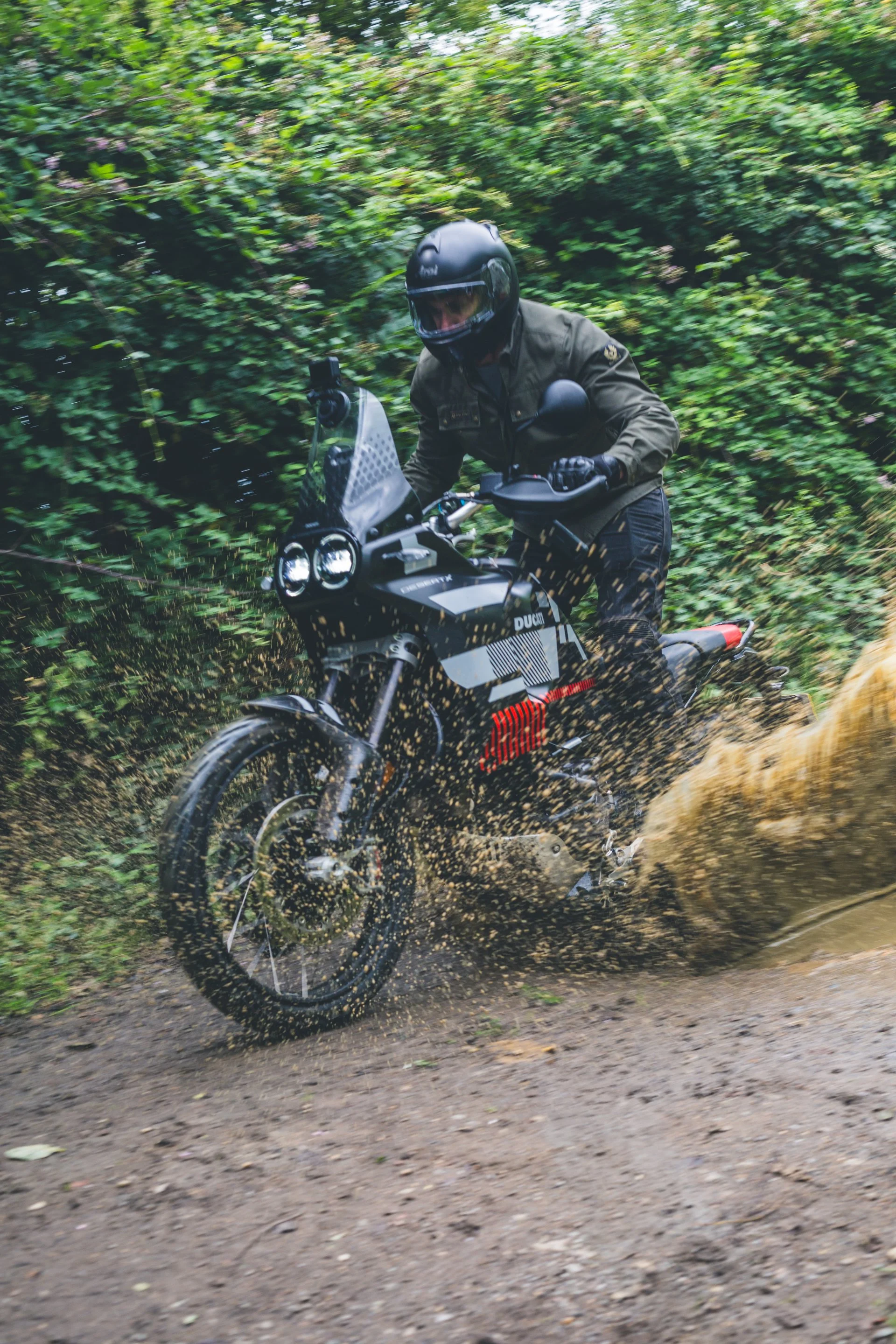 Ducati Desert X-05.jpg