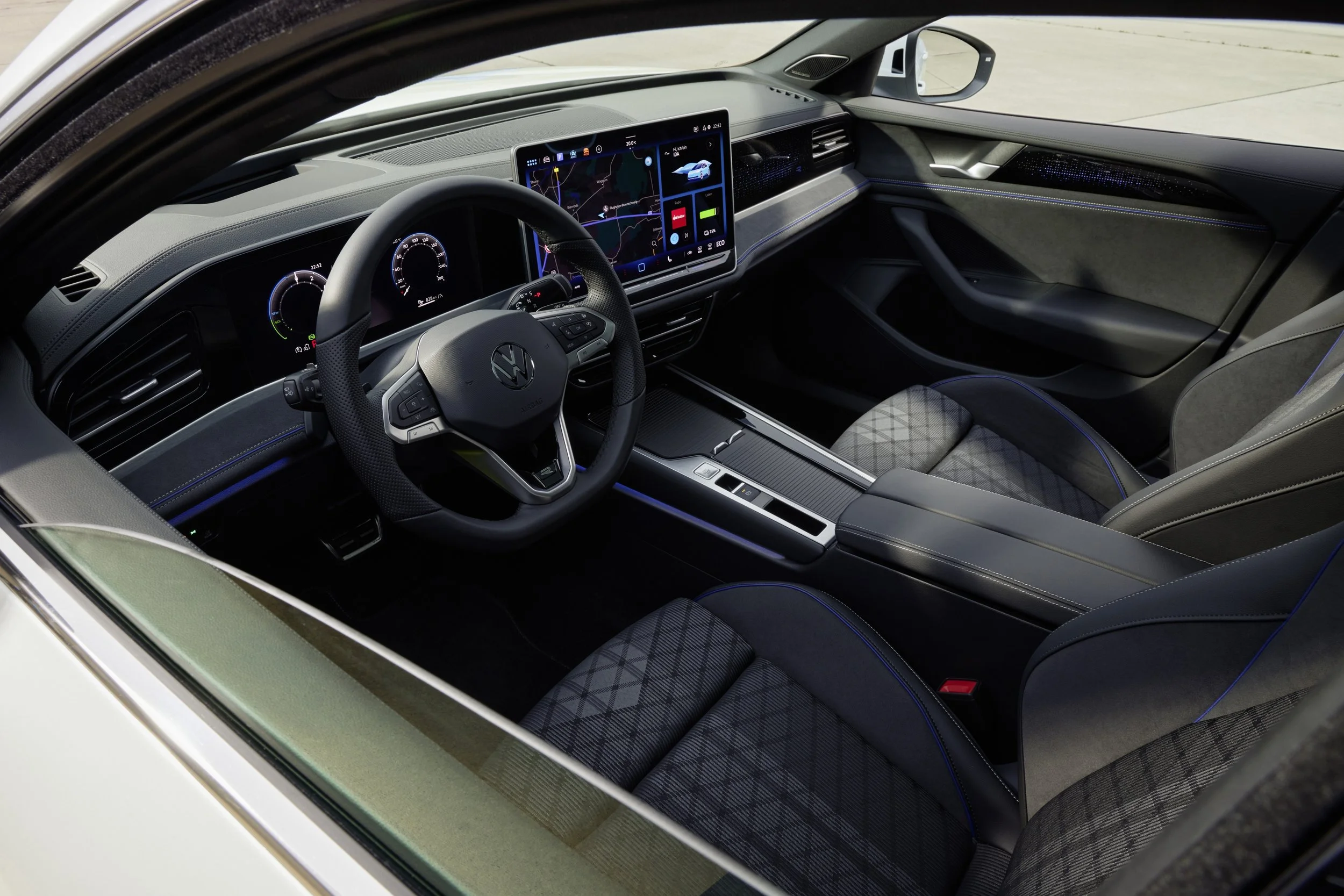 DB2023AU00907.jpg