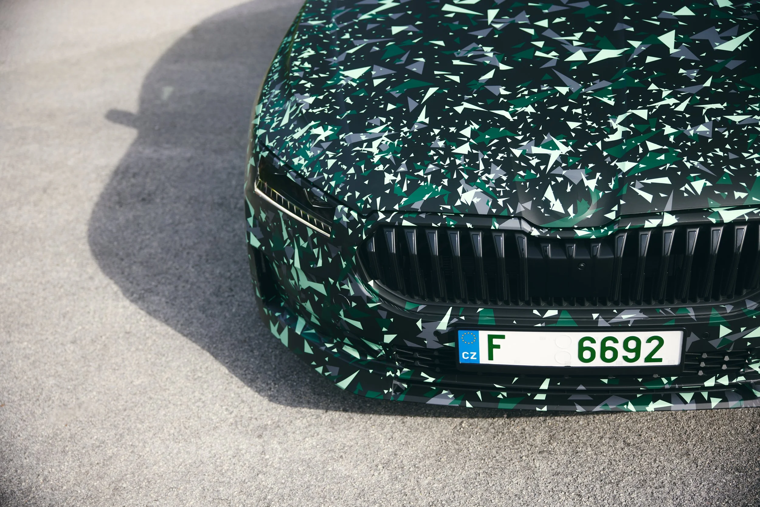 skoda_superb_covered_mb-12_16968ed5.jpg