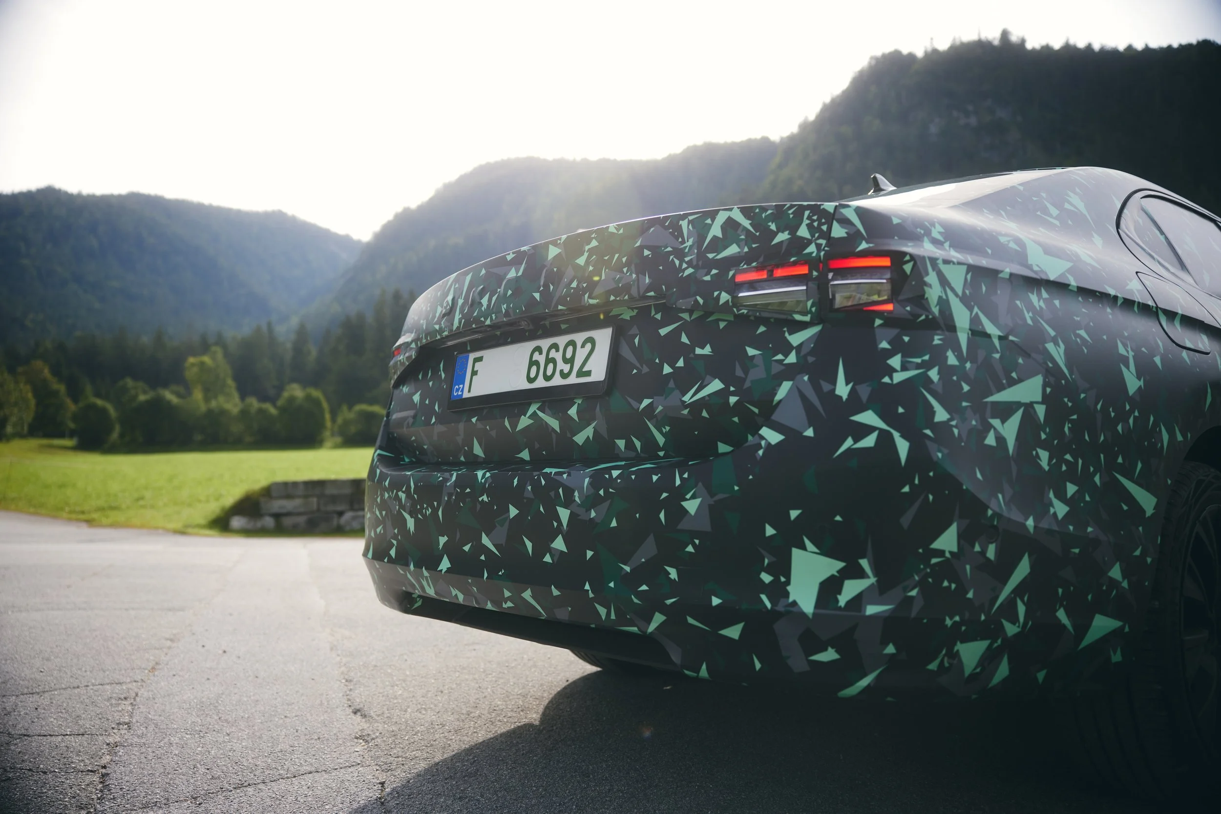 skoda_superb_covered_mb-13_e8bbc454.jpg